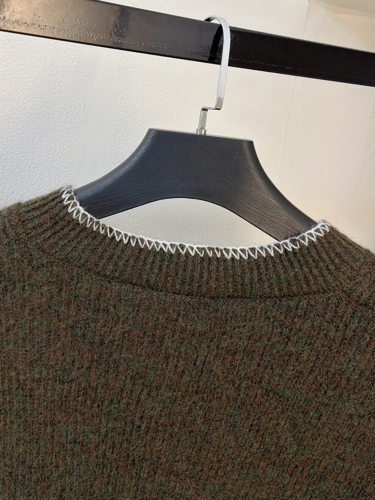 P迪奥2025【新品】秋冬新款针织羊毛衫高品质意大利进口羊毛混纺面料，高密度针织，时尚百搭毛衣，帅气十足