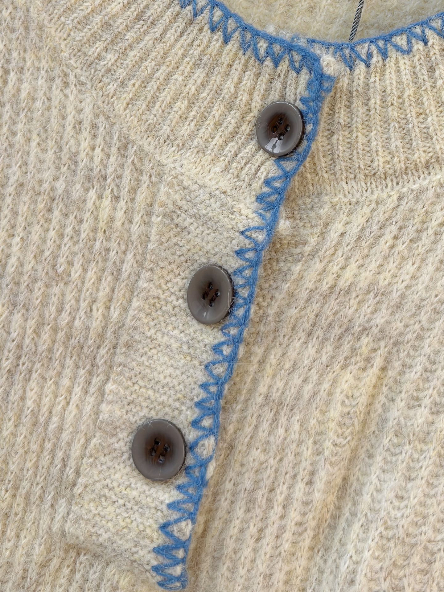 P迪奥2025【新品】秋冬新款针织羊毛衫高品质意大利进口羊毛混纺面料，高密度针织，时尚百搭毛衣，帅气十足