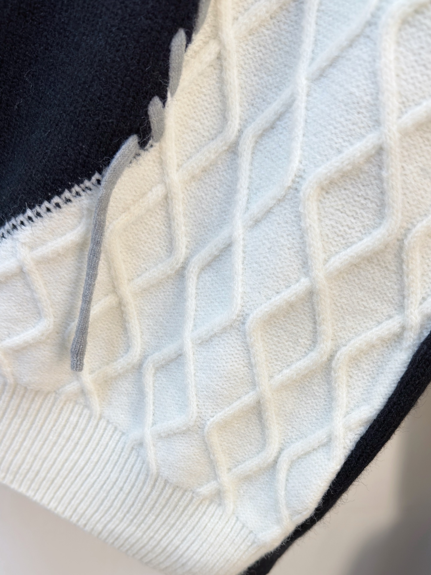 PLV 2025【新品】秋冬新款针织羊毛衫高品质意大利进口羊毛混纺面料，高密度针织，时尚百搭毛衣，帅气十