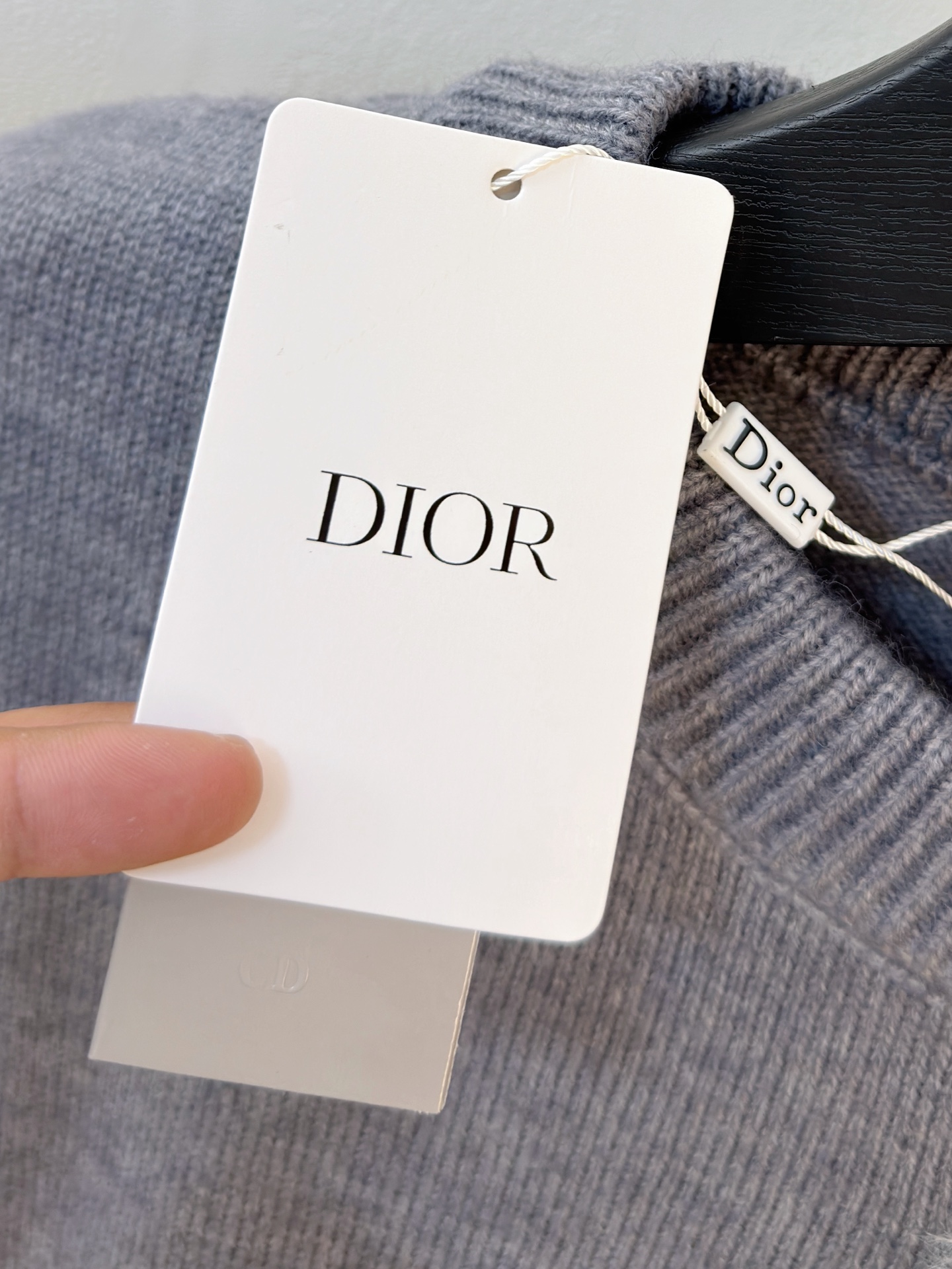 P迪奥2025【新品】秋冬新款针织羊毛衫高品质意大利进口羊毛混纺面料，高密度针织，时尚百搭毛衣，帅气十足