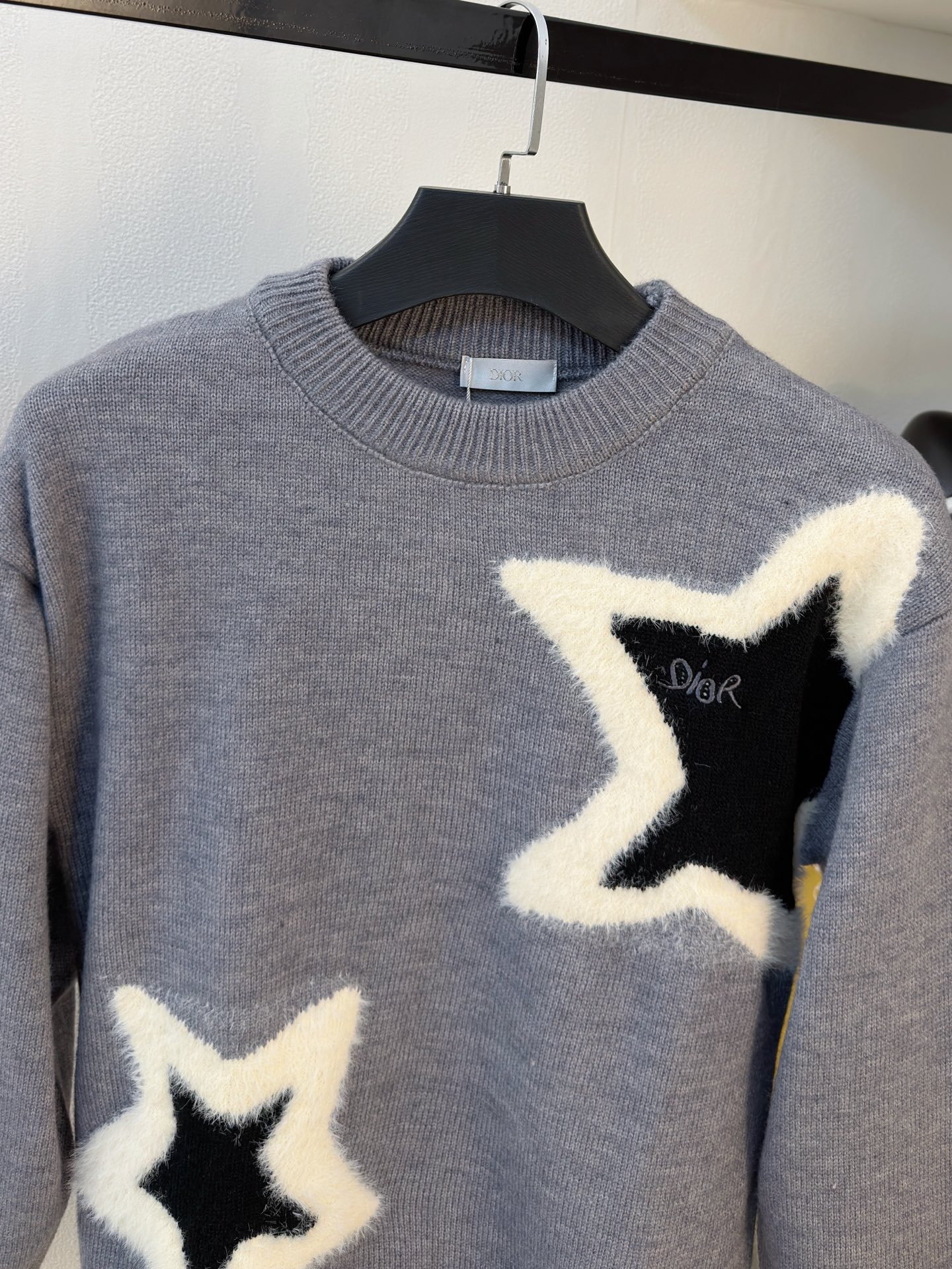 P迪奥2025【新品】秋冬新款针织羊毛衫高品质意大利进口羊毛混纺面料，高密度针织，时尚百搭毛衣，帅气十足