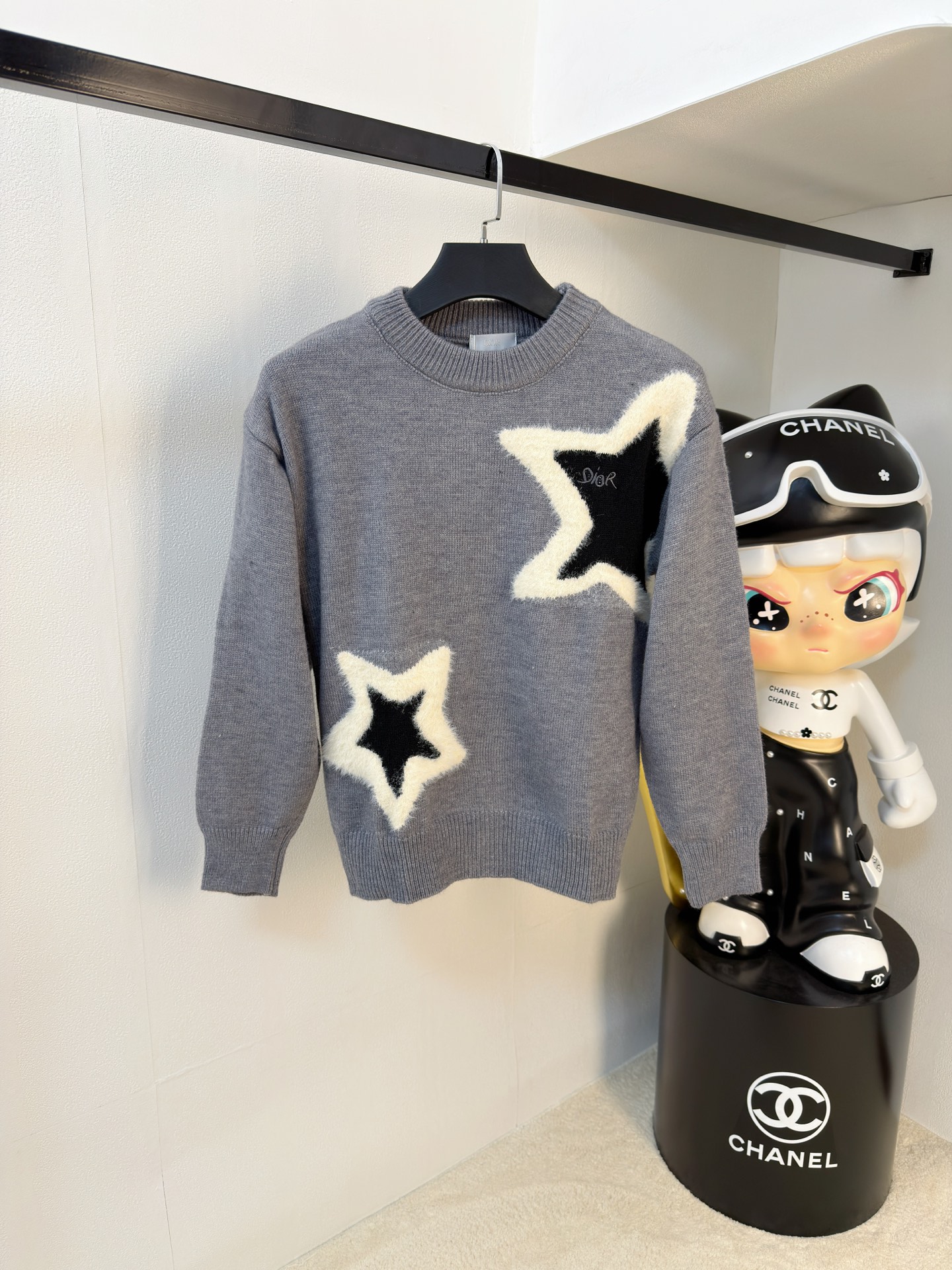 P迪奥2025【新品】秋冬新款针织羊毛衫高品质意大利进口羊毛混纺面料，高密度针织，时尚百搭毛衣，帅气十足