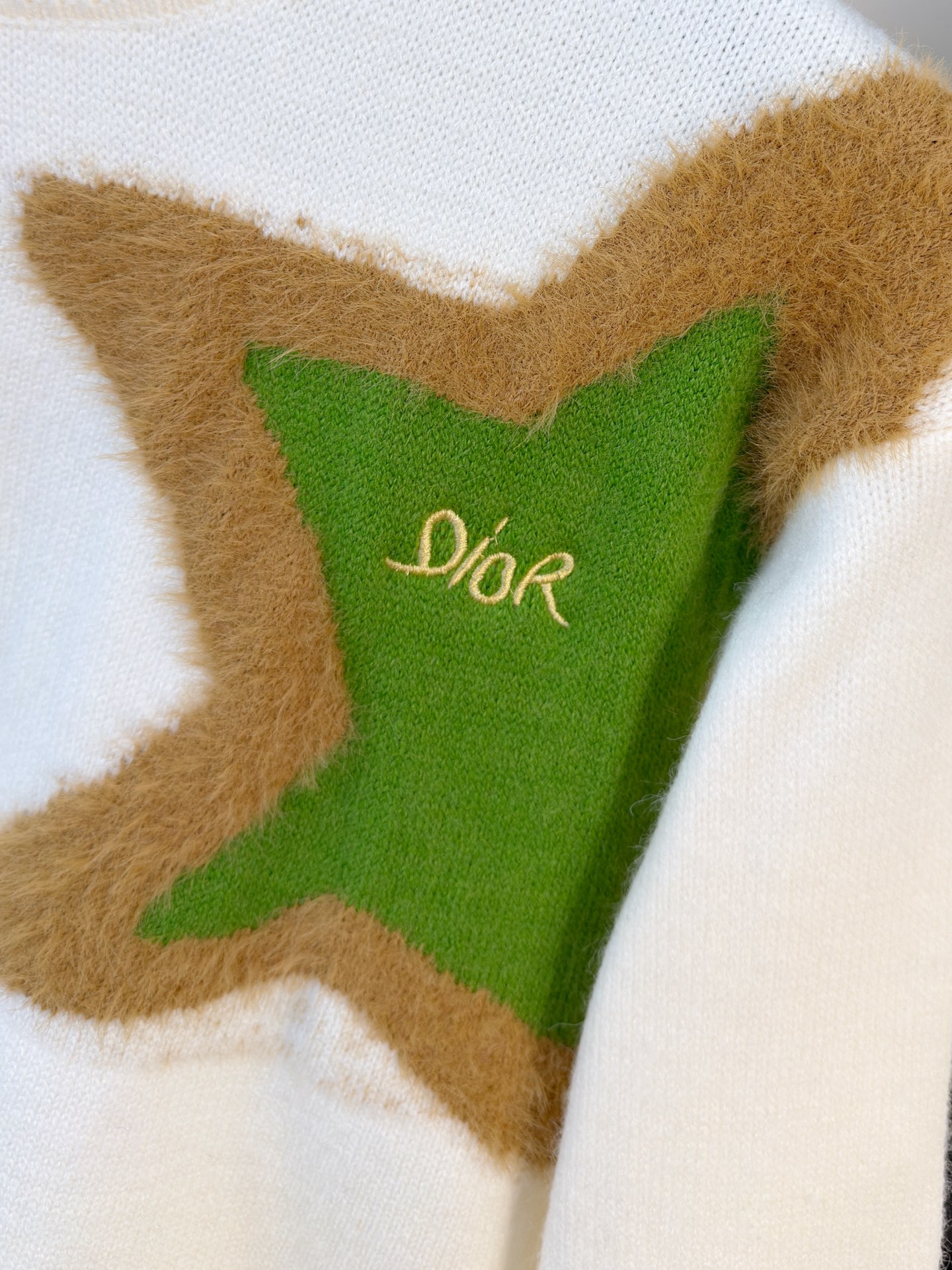 P迪奥2025【新品】秋冬新款针织羊毛衫高品质意大利进口羊毛混纺面料，高密度针织，时尚百搭毛衣，帅气十足