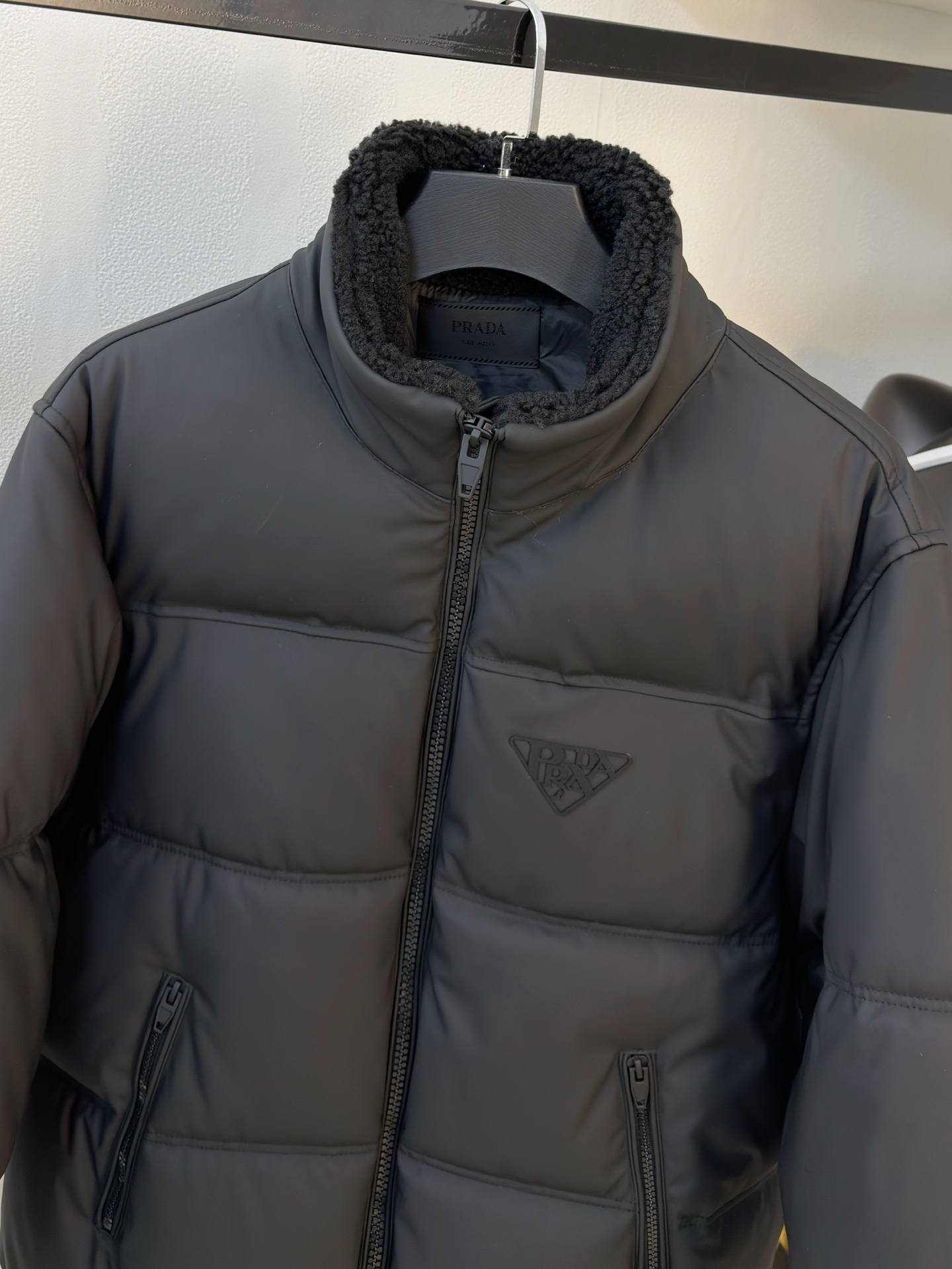 P普拉达25ss秋冬新款🆕鹅绒羽绒服原版1:1订制五金配件全进口原版定制 欢迎专柜对比 绝对的高品质 采