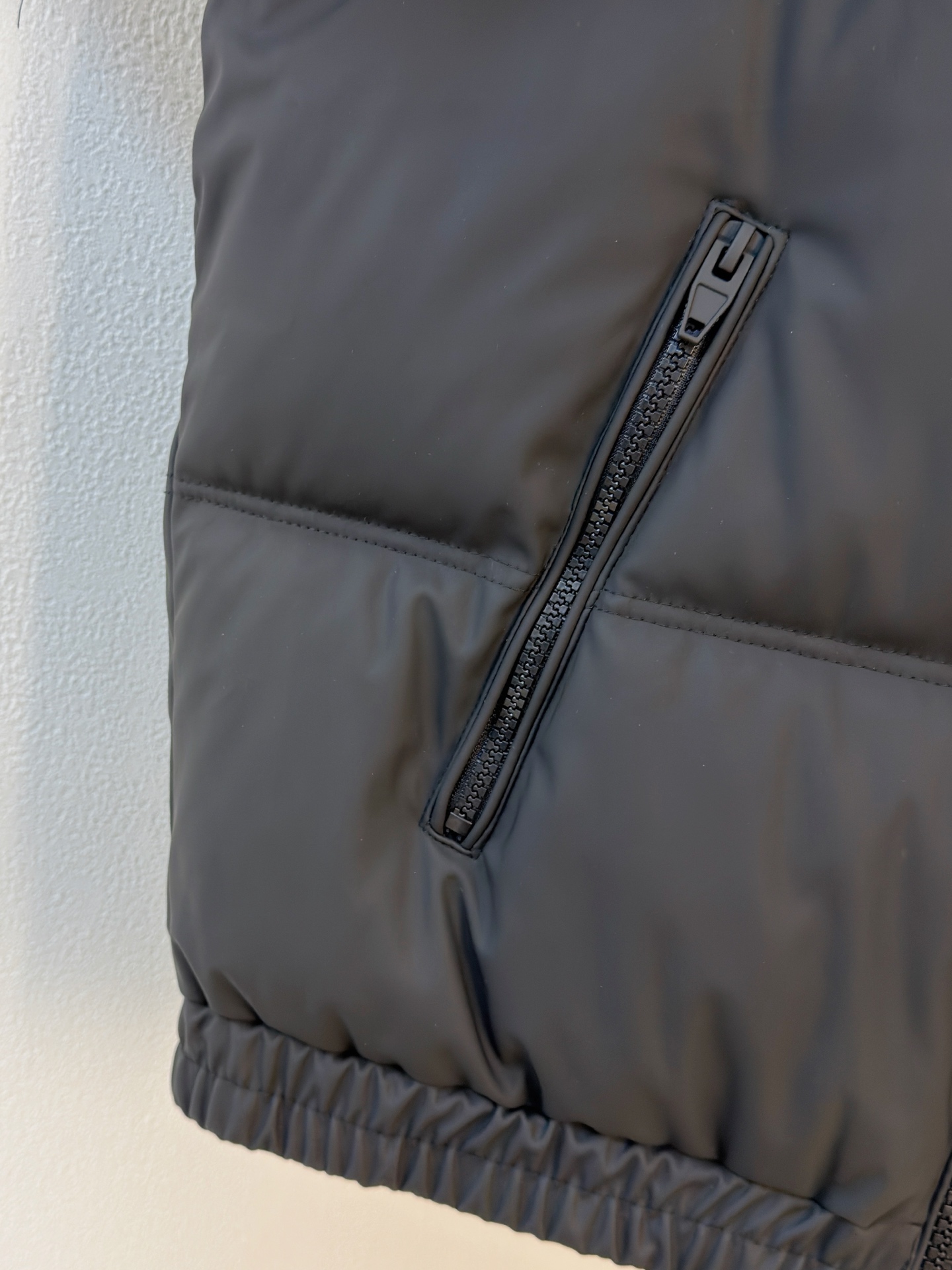 P普拉达25ss秋冬新款🆕鹅绒羽绒服原版1:1订制五金配件全进口原版定制 欢迎专柜对比 绝对的高品质 采