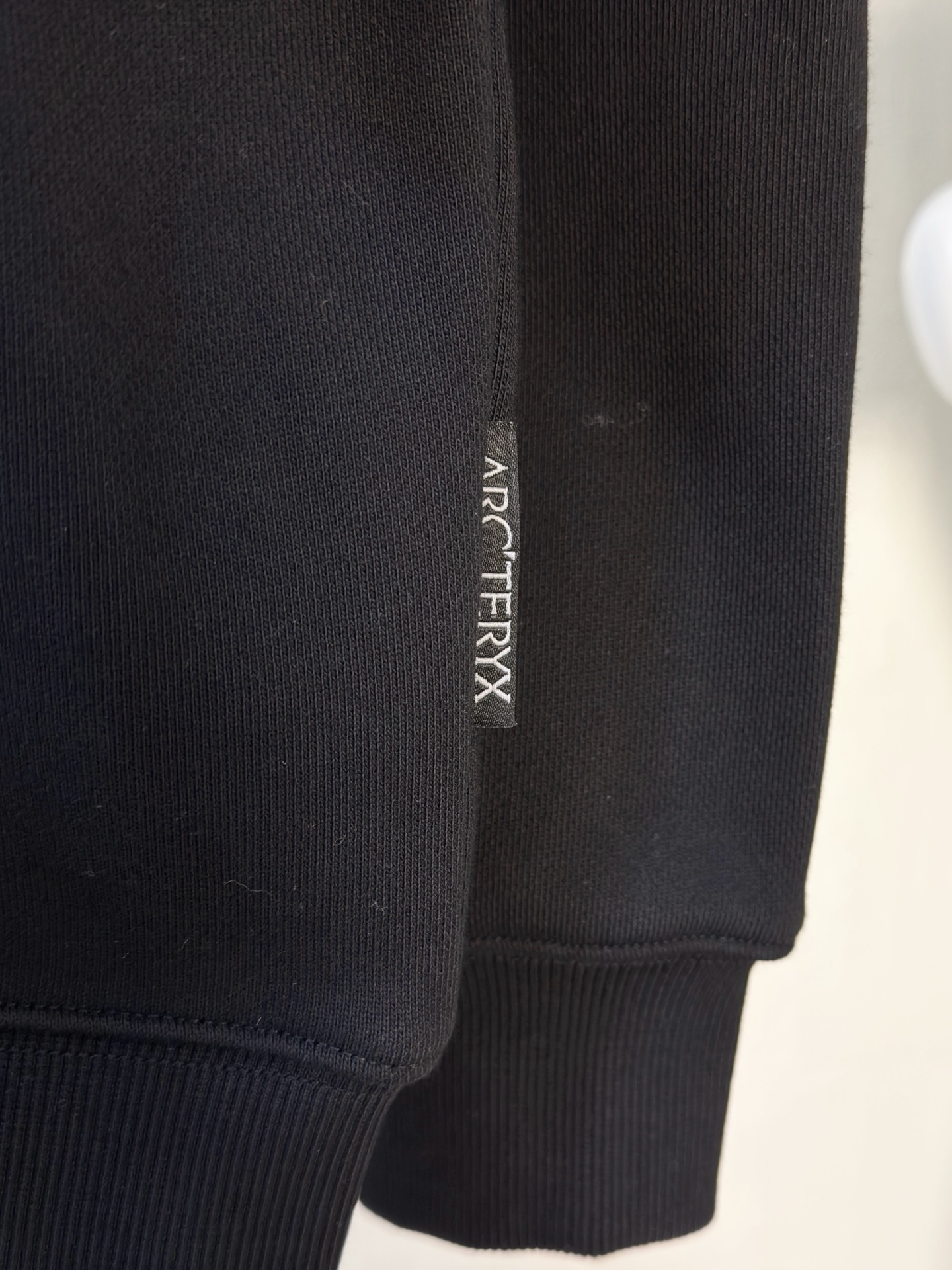 P始祖鸟25SS【新品】最新最顶级版本精美工艺圆领卫衣，最顶级的品质专柜原单套头衫，顶级制作工艺进口面料