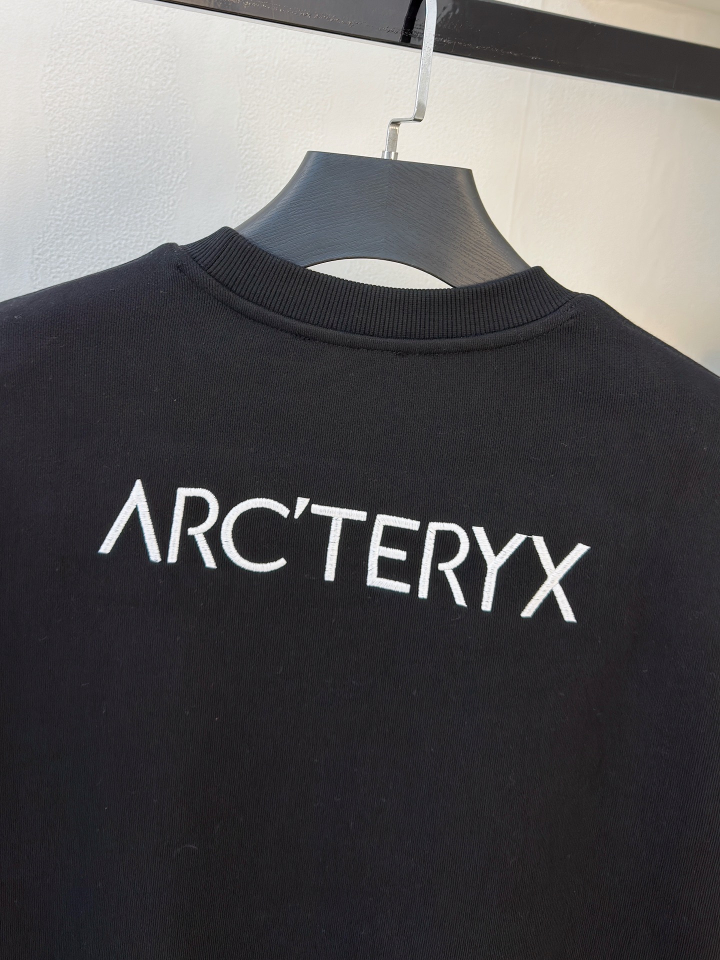 P始祖鸟25SS【新品】最新最顶级版本精美工艺圆领卫衣，最顶级的品质专柜原单套头衫，顶级制作工艺进口面料