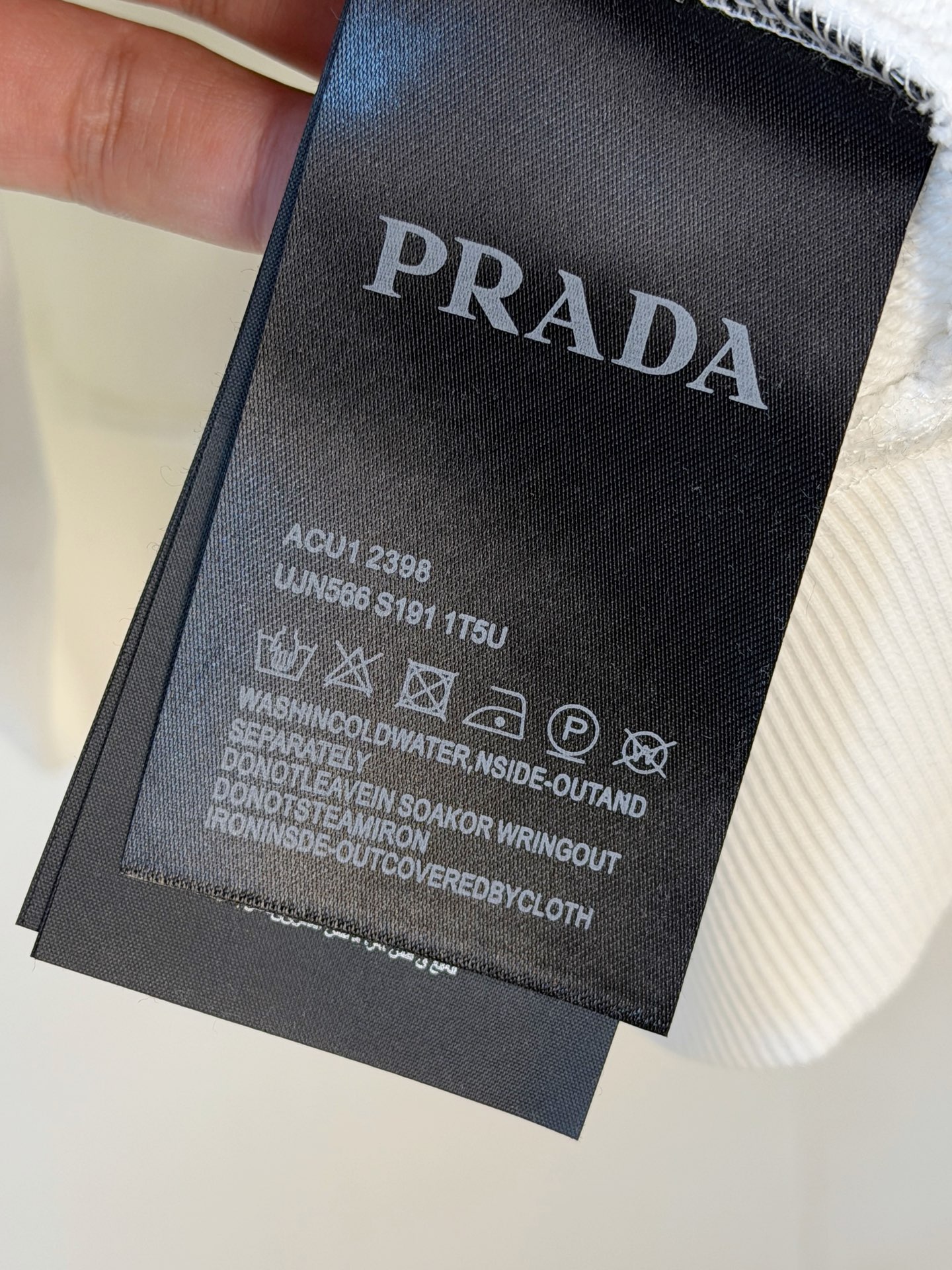 P普拉达25SS【新品】最新最顶级版本精美工艺圆领卫衣，最顶级的品质专柜原单套头衫，顶级制作工艺进口面料