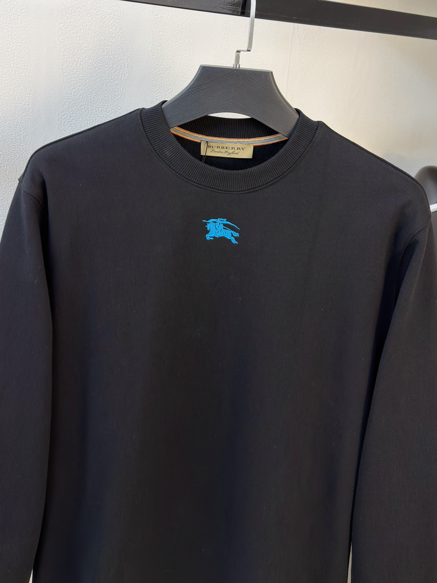 P巴宝莉25SS【新品】最新最顶级版本精美工艺圆领卫衣，最顶级的品质专柜原单套头衫，顶级制作工艺进口面料