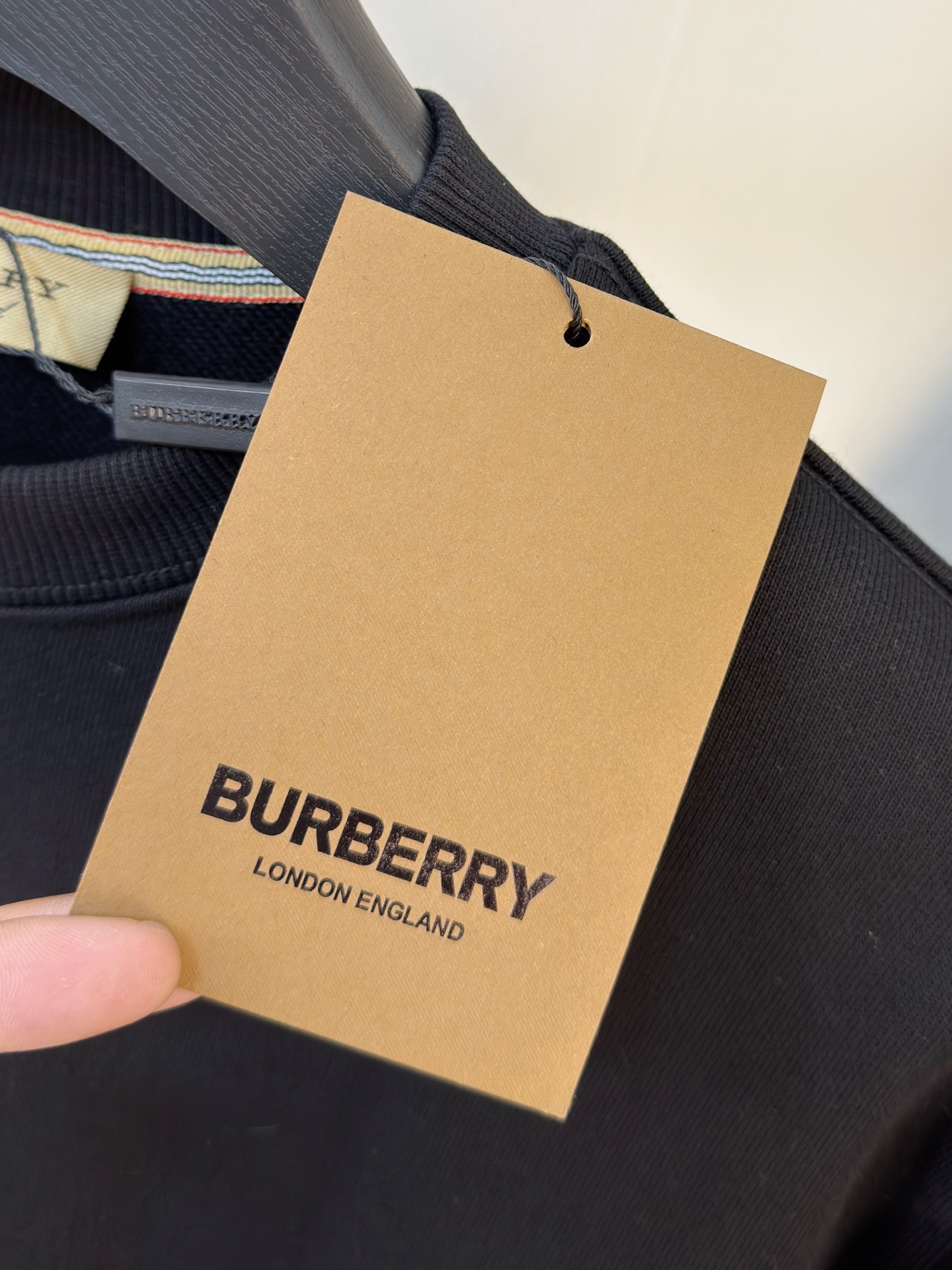 P巴宝莉25SS【新品】最新最顶级版本精美工艺圆领卫衣，最顶级的品质专柜原单套头衫，顶级制作工艺进口面料