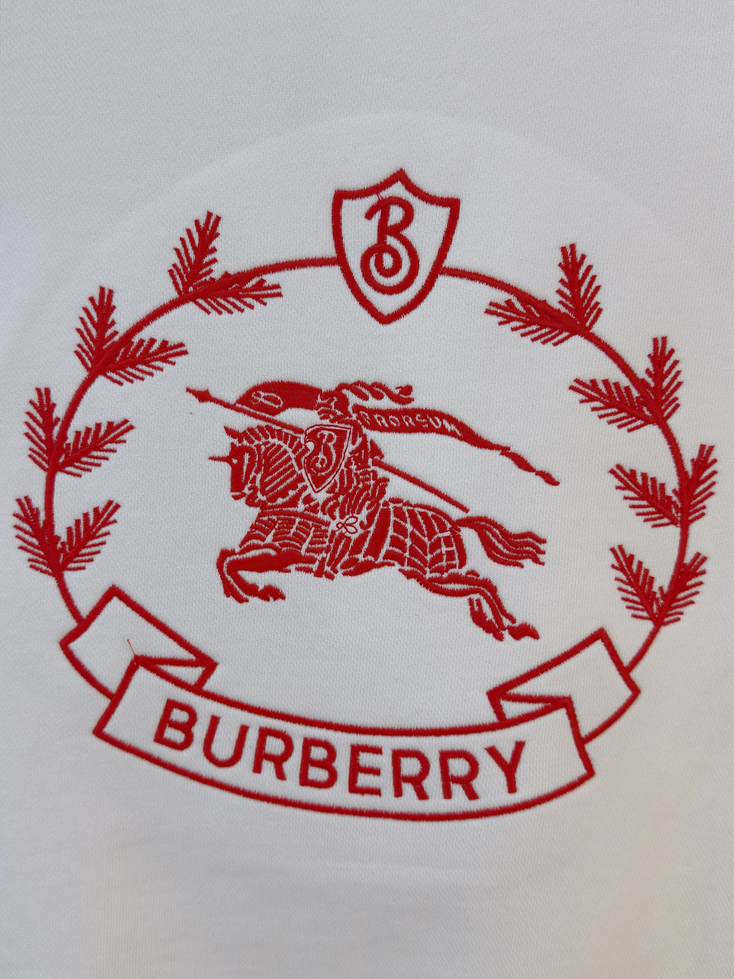 P巴宝莉25SS【新品】最新最顶级版本精美工艺圆领卫衣，最顶级的品质专柜原单套头衫，顶级制作工艺进口面料