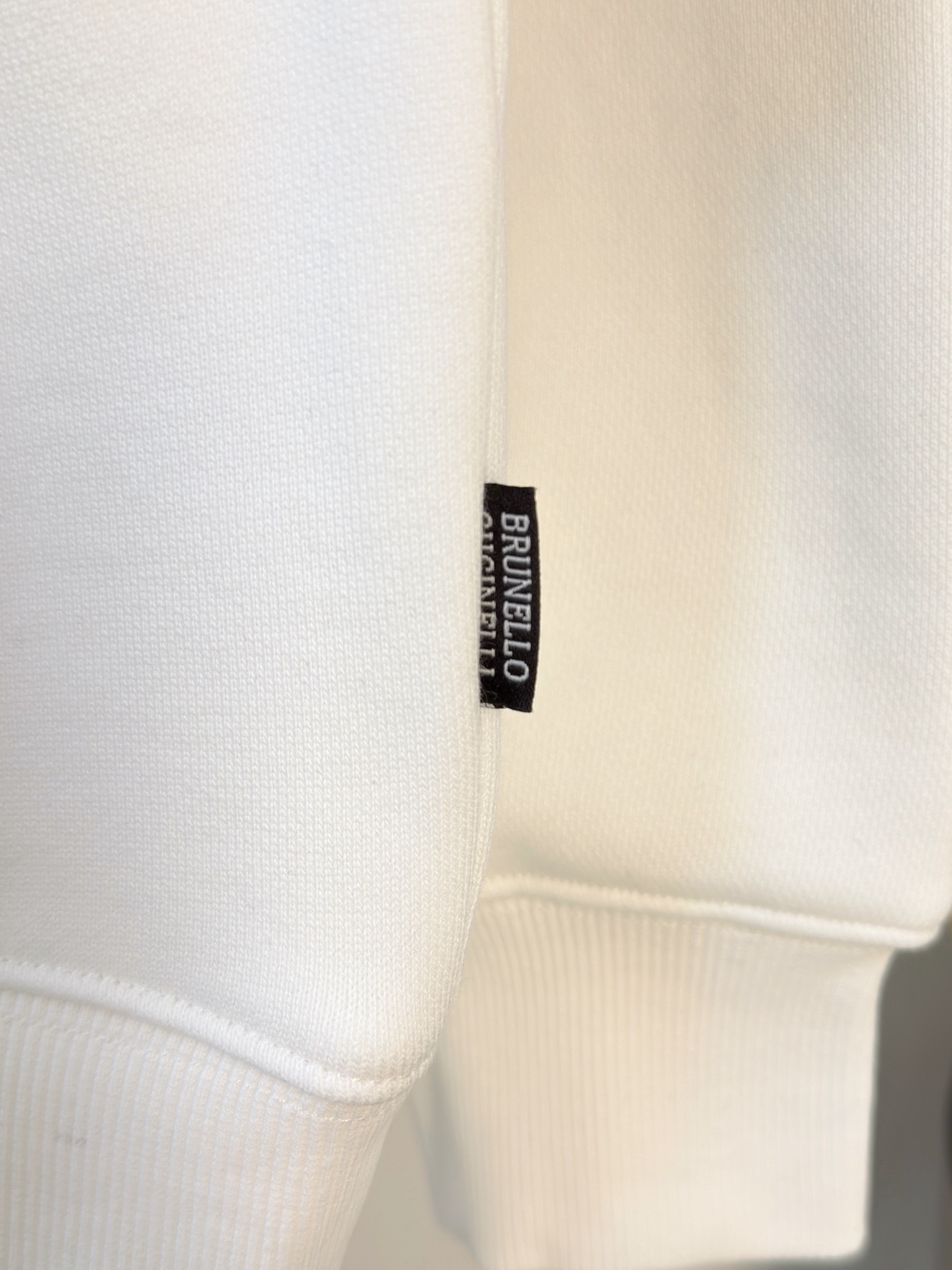 P布鲁提25SS【新品】最新最顶级版本精美工艺圆领卫衣，最顶级的品质专柜原单套头衫，顶级制作工艺进口面料