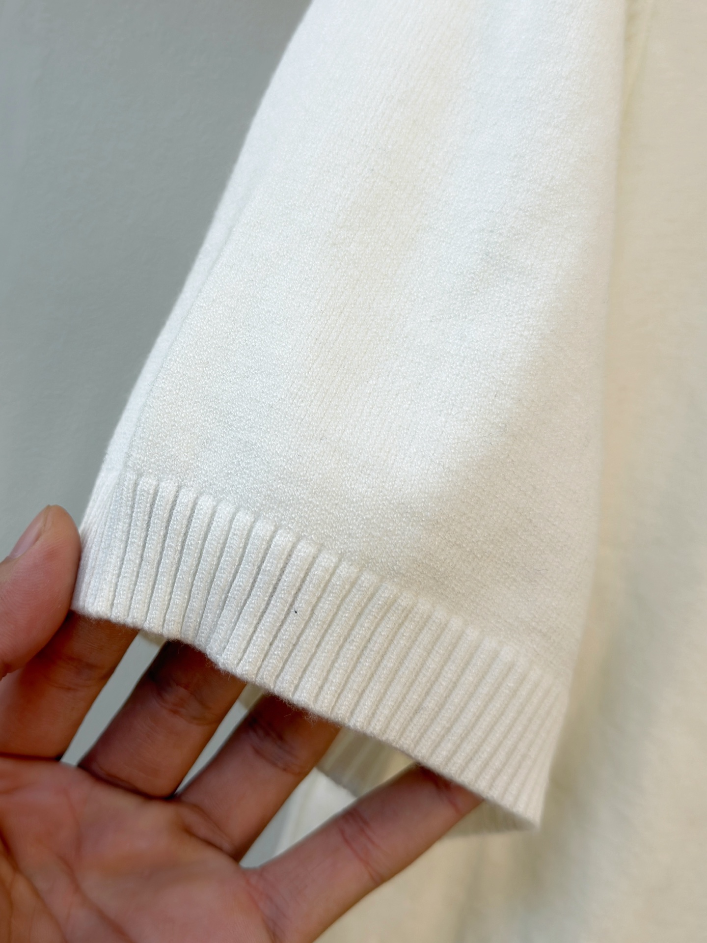 PLV 短袖毛衣 2025秋冬最新系列，专柜1:1顶级复刻，全品相！加厚款，潮人必备单品！懂货的老铁赶紧