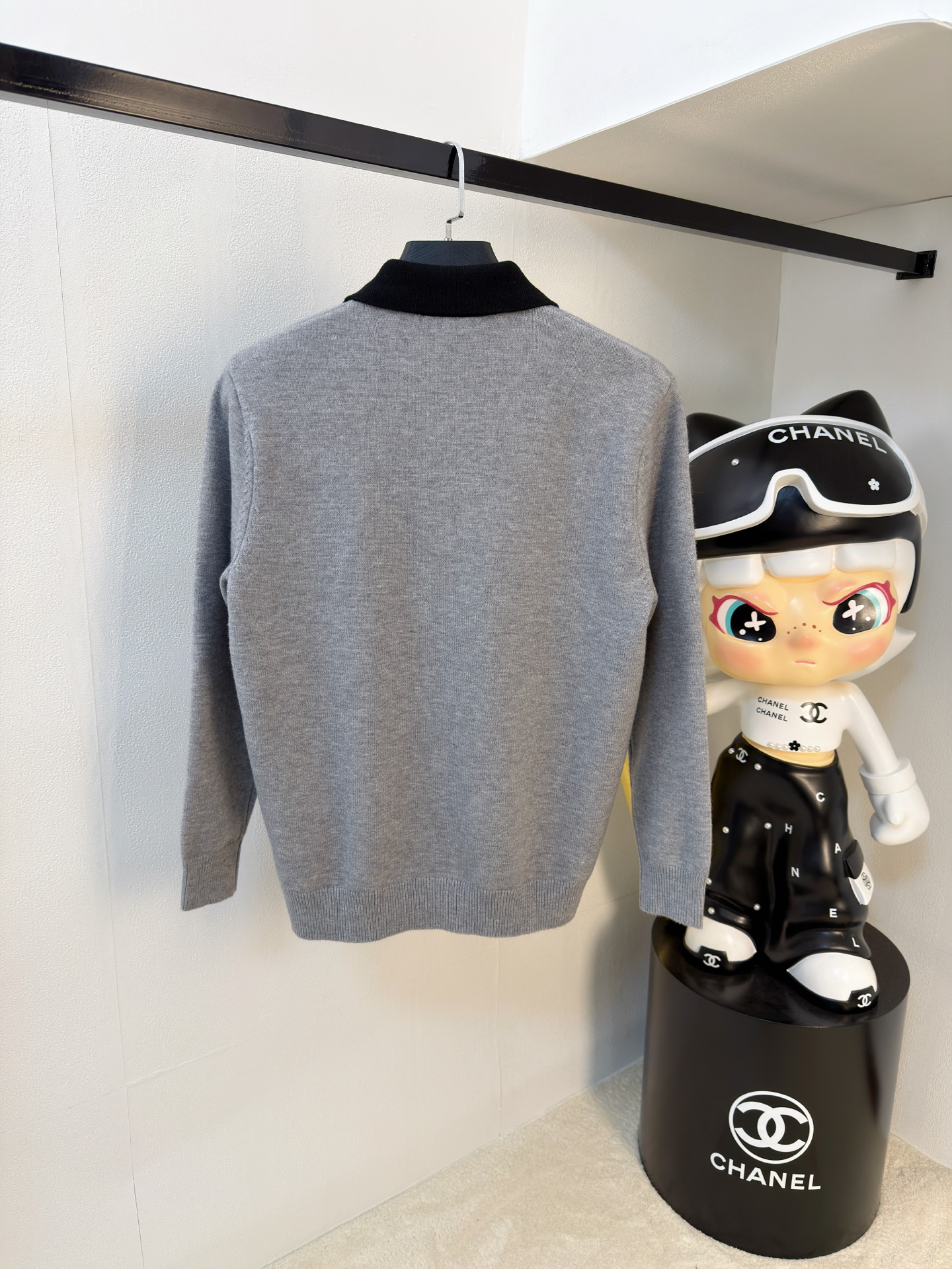 P普拉达2025【新品】秋冬新款针织羊毛衫 高品质意大利进口羊毛混纺面料，高密度针织，时尚百搭毛衣，帅气