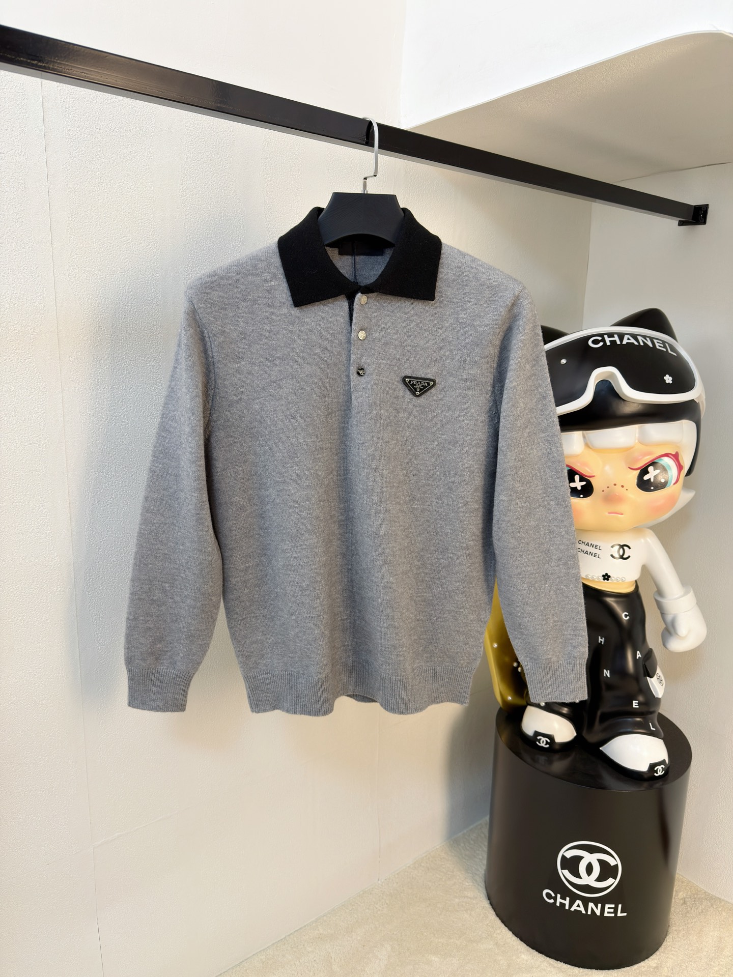 P普拉达2025【新品】秋冬新款针织羊毛衫 高品质意大利进口羊毛混纺面料，高密度针织，时尚百搭毛衣，帅气