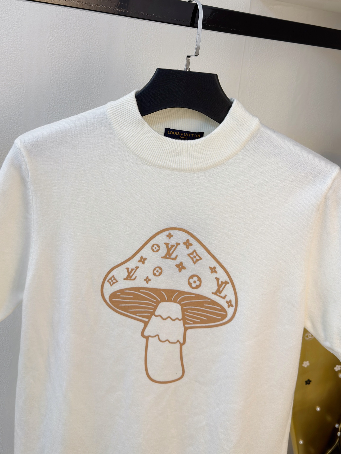 PLV 短袖毛衣 2025秋冬最新系列，专柜1:1顶级复刻，全品相！加厚款，潮人必备单品！懂货的老铁赶紧