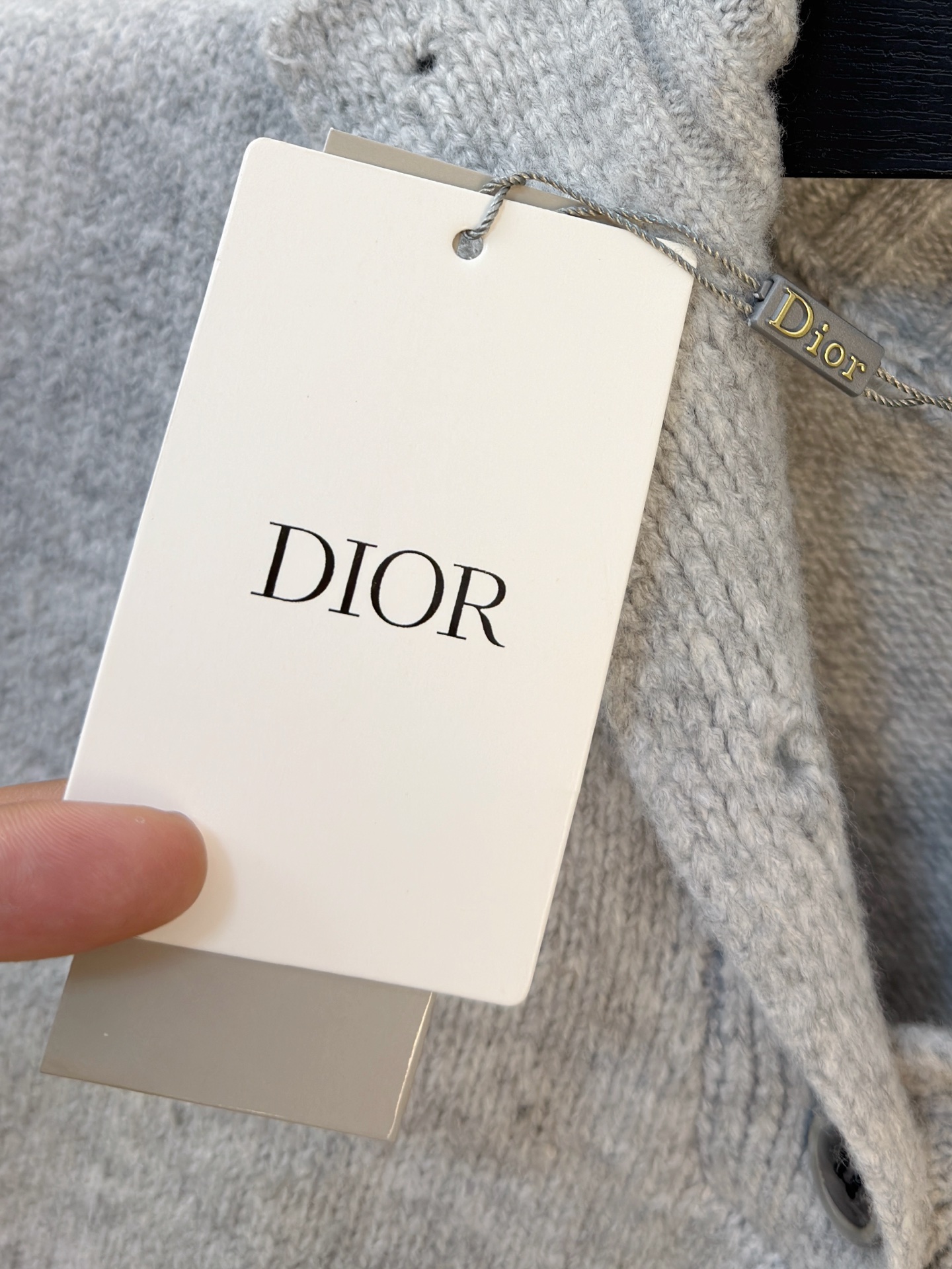 P迪奥2025【新品】秋冬新款针织羊毛衫 高品质意大利进口羊毛混纺面料，高密度针织，时尚百搭毛衣，帅气十