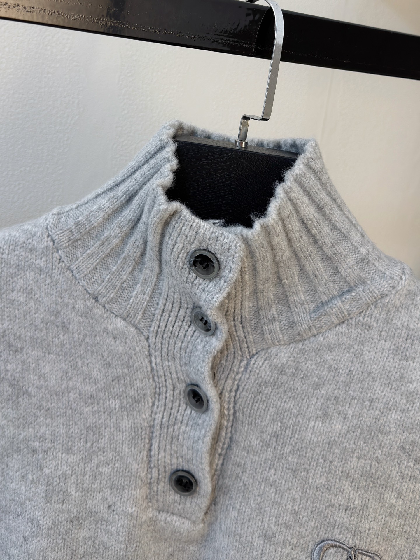 P迪奥2025【新品】秋冬新款针织羊毛衫 高品质意大利进口羊毛混纺面料，高密度针织，时尚百搭毛衣，帅气十