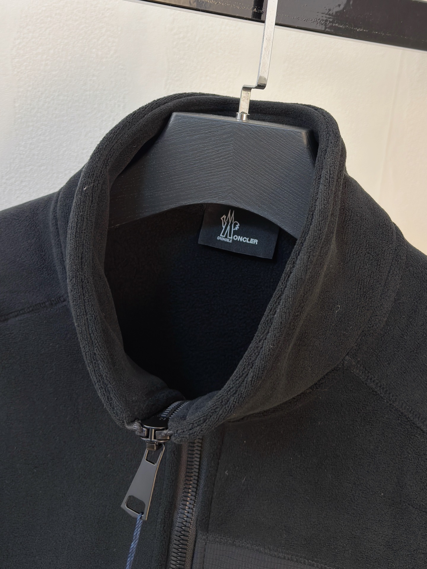 P蒙口摇粒绒外套25ss早秋【新品】秋冬专柜新款休闲外套！超前卫设计风格 细腻舒适 穿着非常轻便不易起皱