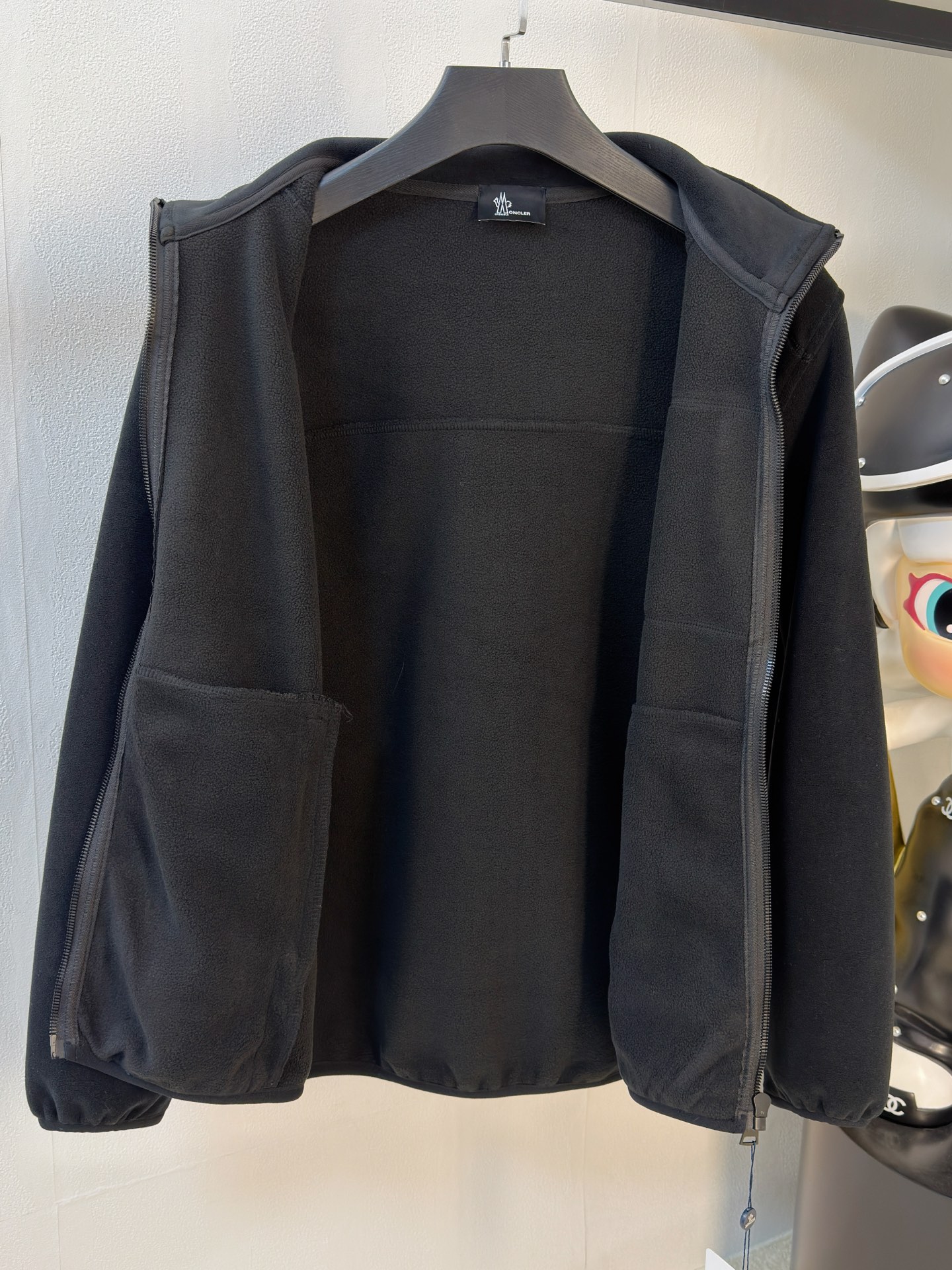 P蒙口摇粒绒外套25ss早秋【新品】秋冬专柜新款休闲外套！超前卫设计风格 细腻舒适 穿着非常轻便不易起皱