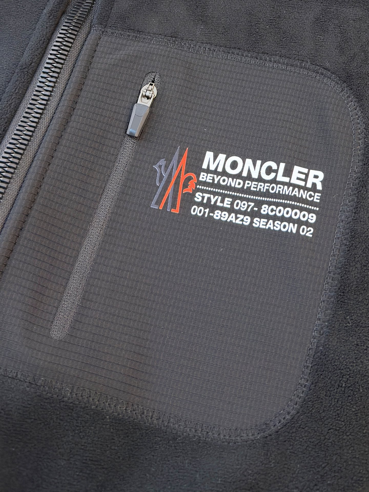 P蒙口摇粒绒外套25ss早秋【新品】秋冬专柜新款休闲外套！超前卫设计风格 细腻舒适 穿着非常轻便不易起皱