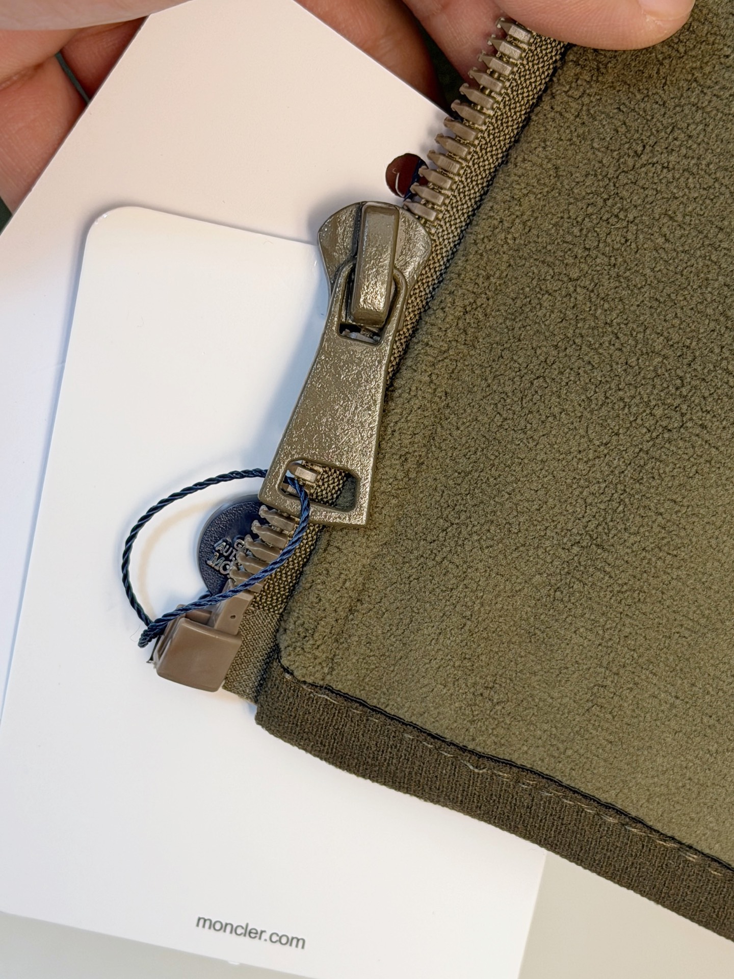 P蒙口摇粒绒外套25ss早秋【新品】秋冬专柜新款休闲外套！超前卫设计风格 细腻舒适 穿着非常轻便不易起皱