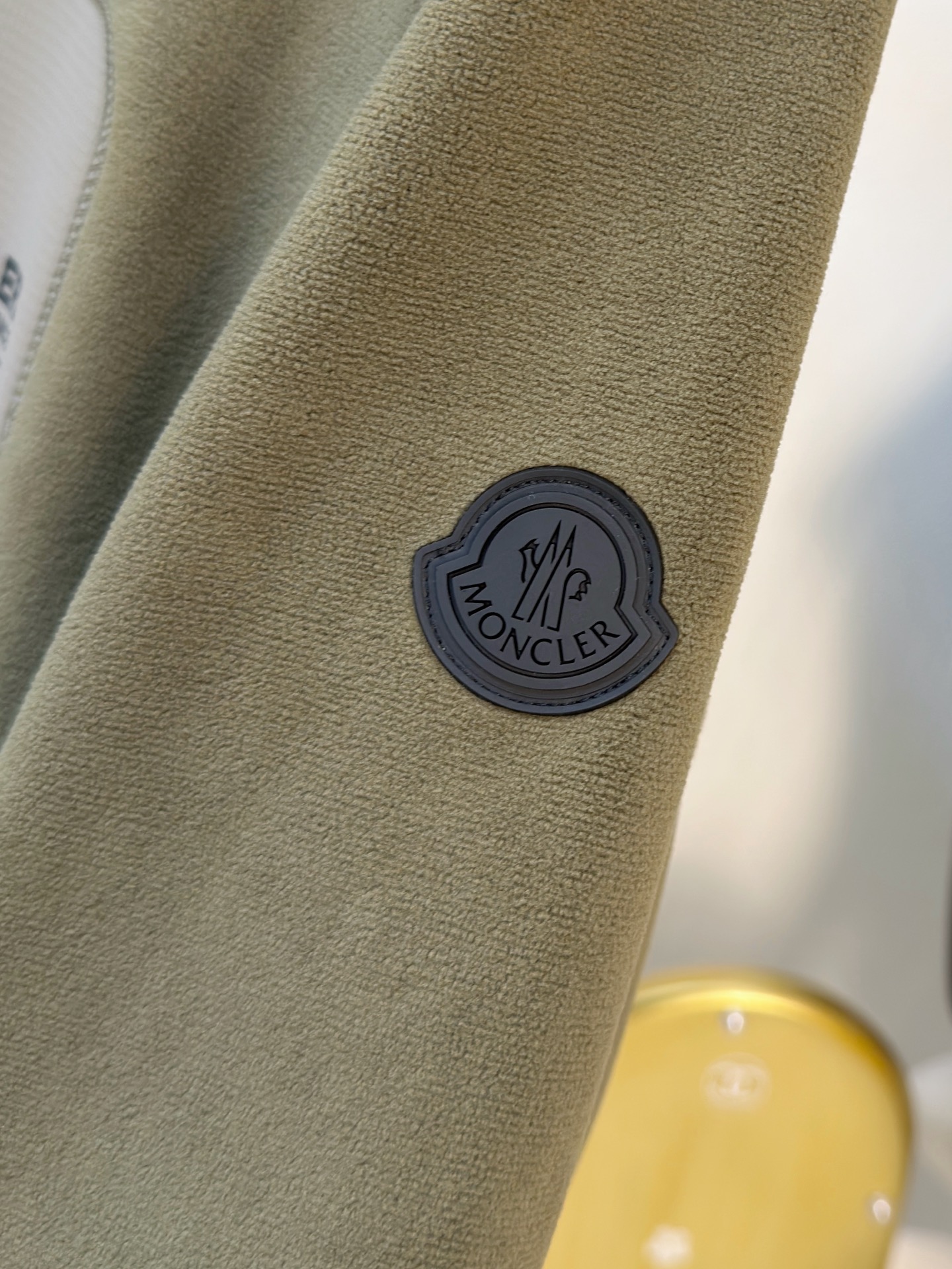 P蒙口摇粒绒外套25ss早秋【新品】秋冬专柜新款休闲外套！超前卫设计风格 细腻舒适 穿着非常轻便不易起皱