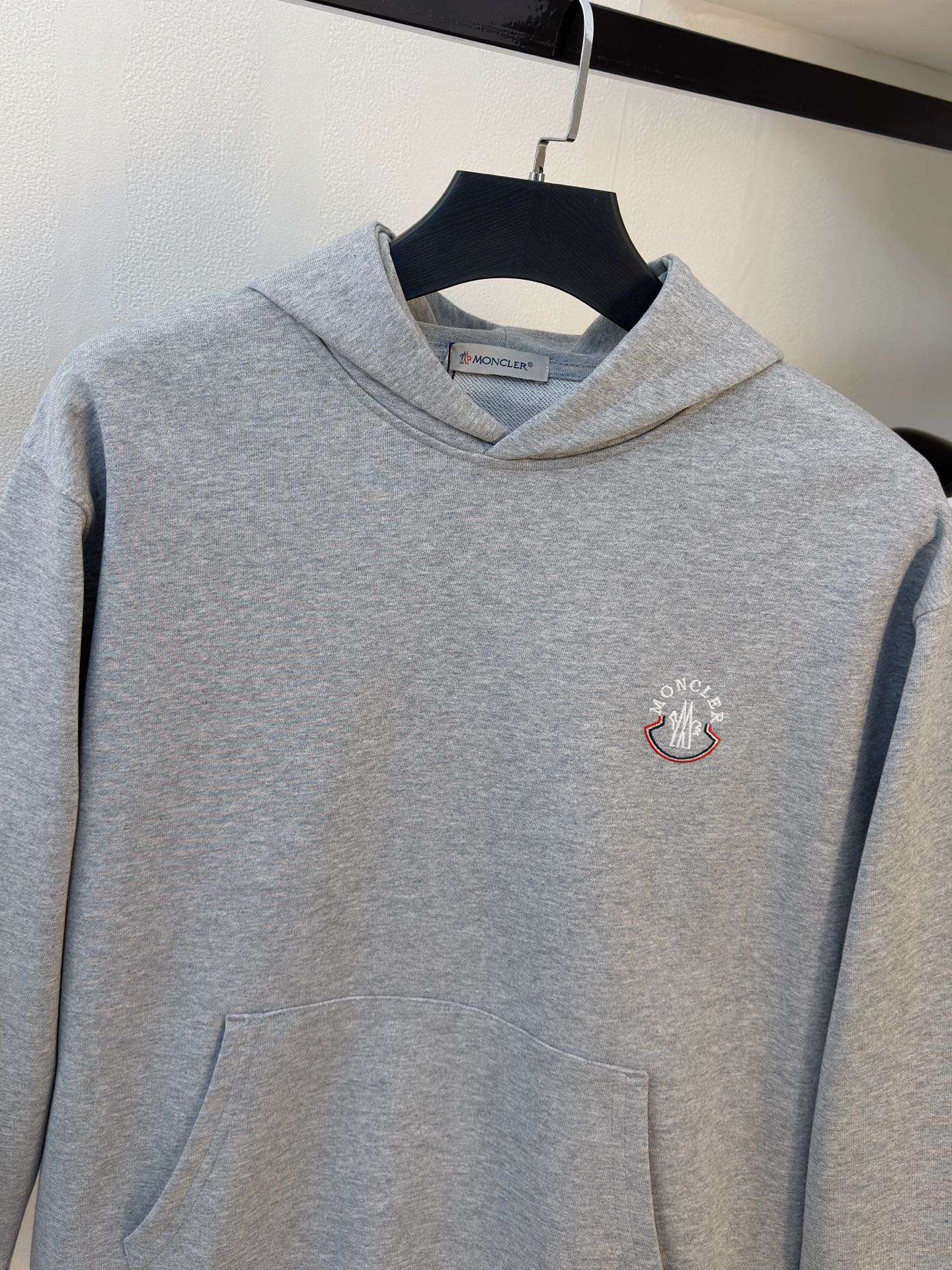 P蒙口2025秋冬新款专柜同款休闲空气层面料套装，透气舒适休闲！高级感满满！细节精致高档，做工无可挑剔！