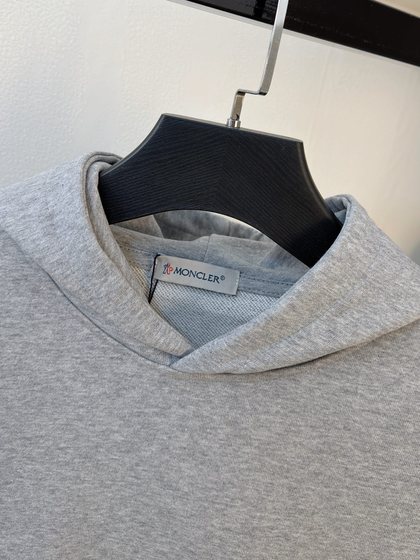 P蒙口2025秋冬新款专柜同款休闲空气层面料套装，透气舒适休闲！高级感满满！细节精致高档，做工无可挑剔！