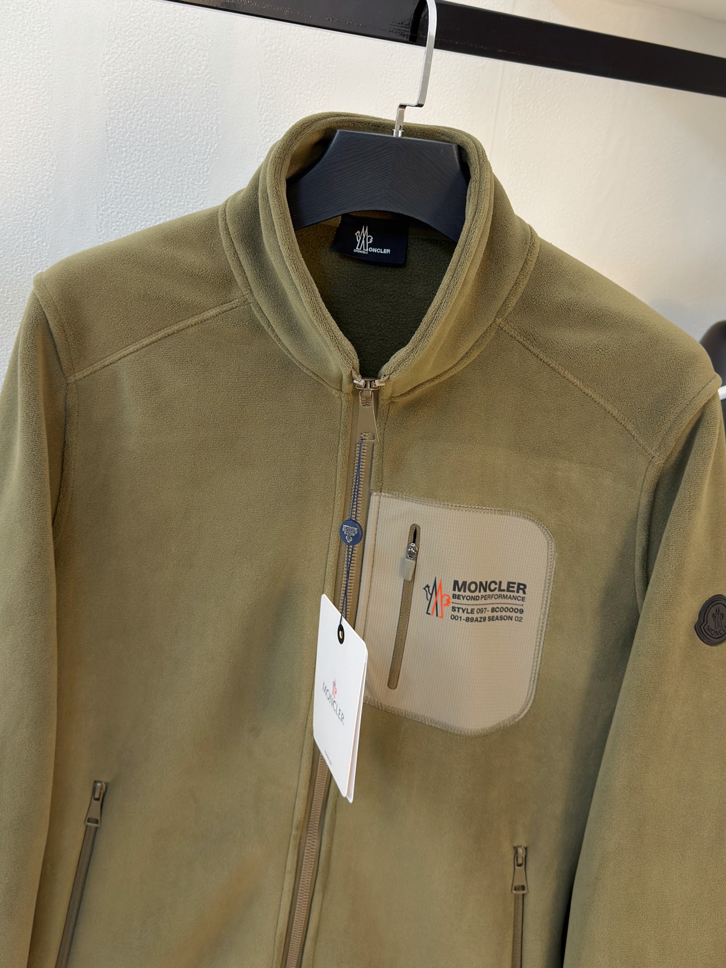 P蒙口摇粒绒外套25ss早秋【新品】秋冬专柜新款休闲外套！超前卫设计风格 细腻舒适 穿着非常轻便不易起皱