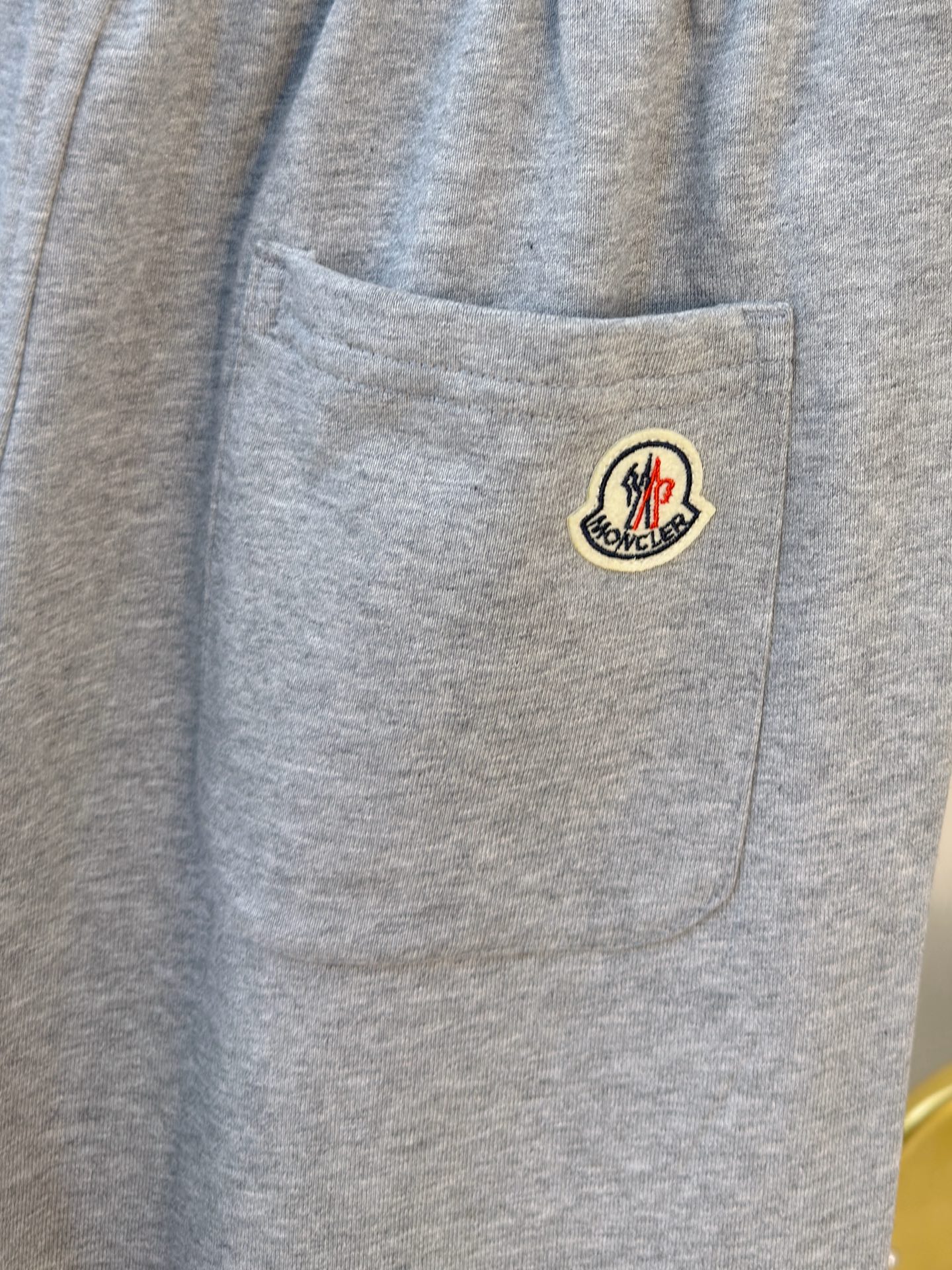 P蒙口2025秋冬新款专柜同款休闲空气层面料套装，透气舒适休闲！高级感满满！细节精致高档，做工无可挑剔！