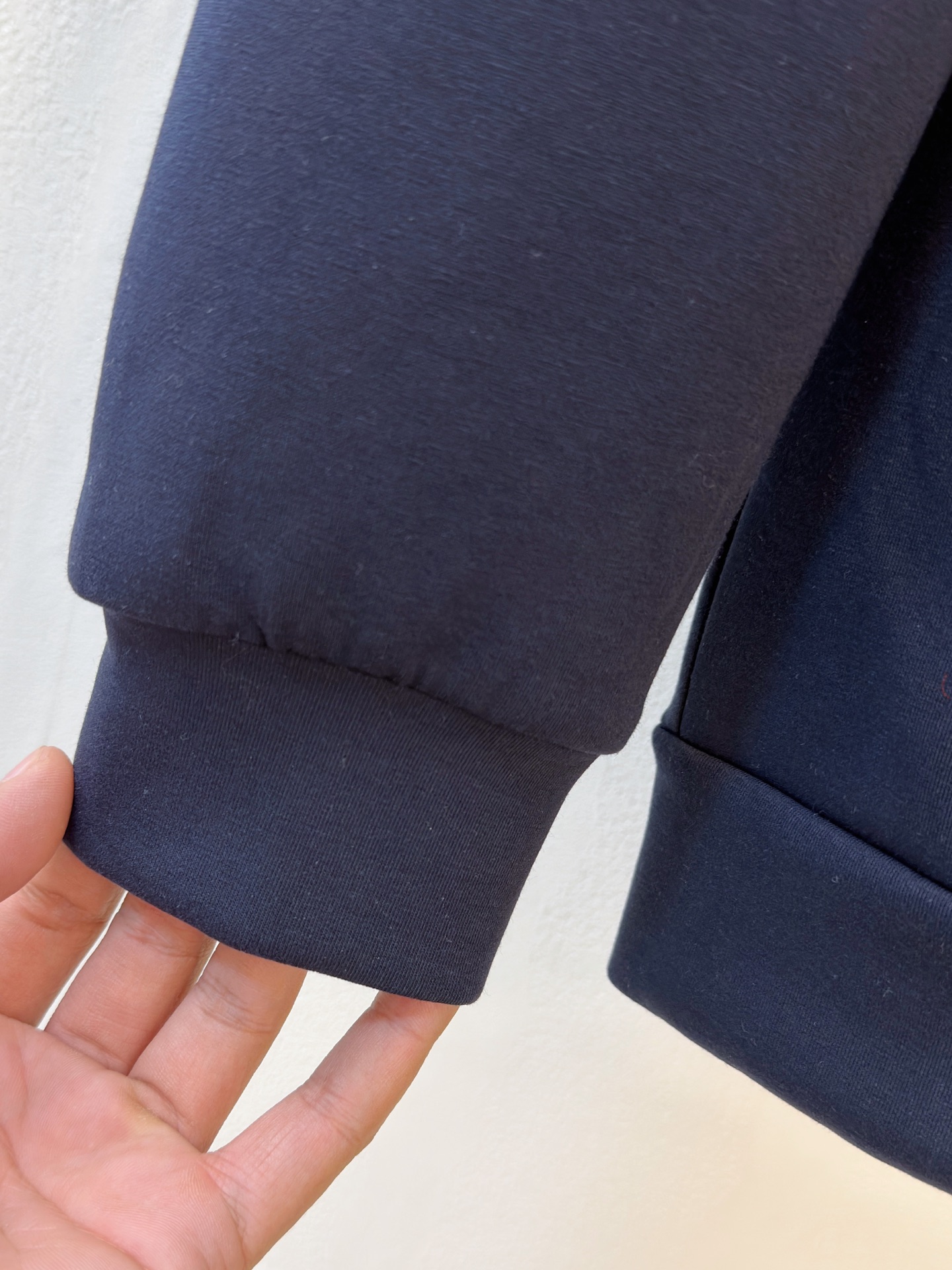 P杰尼亚2025秋冬新款专柜同款休闲空气层面料套装，透气舒适休闲！高级感满满！细节精致高档，做工无可挑剔