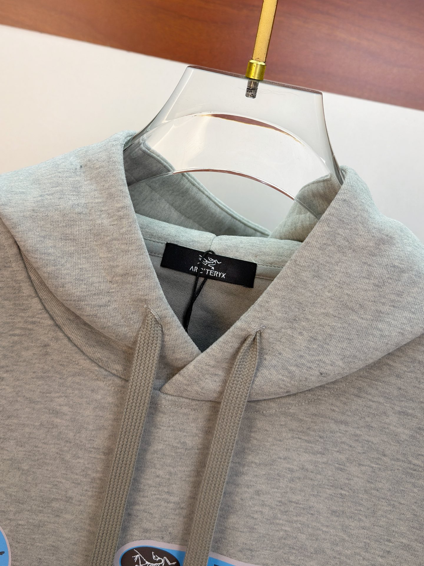 🌾始祖鸟25SS【新品】最新最顶级版本精美工艺连帽卫衣，最顶级的品质专柜原单套头衫，顶级制作工艺进口面料