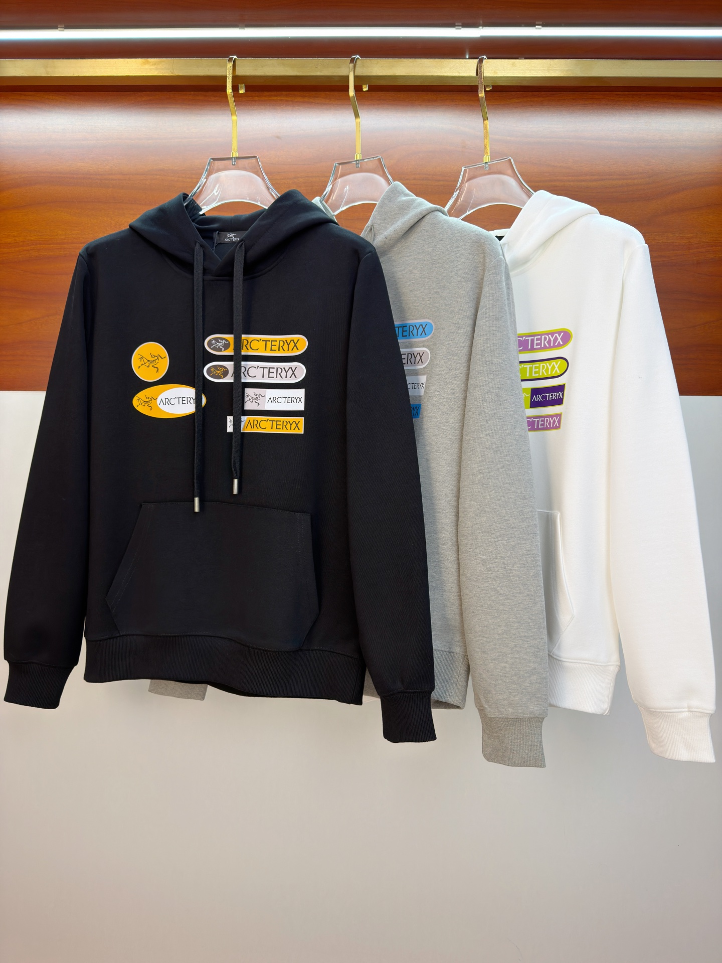 🌾始祖鸟25SS【新品】最新最顶级版本精美工艺连帽卫衣，最顶级的品质专柜原单套头衫，顶级制作工艺进口面料