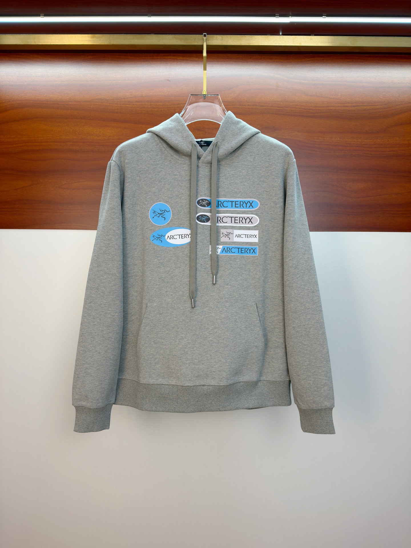 🌾始祖鸟25SS【新品】最新最顶级版本精美工艺连帽卫衣，最顶级的品质专柜原单套头衫，顶级制作工艺进口面料