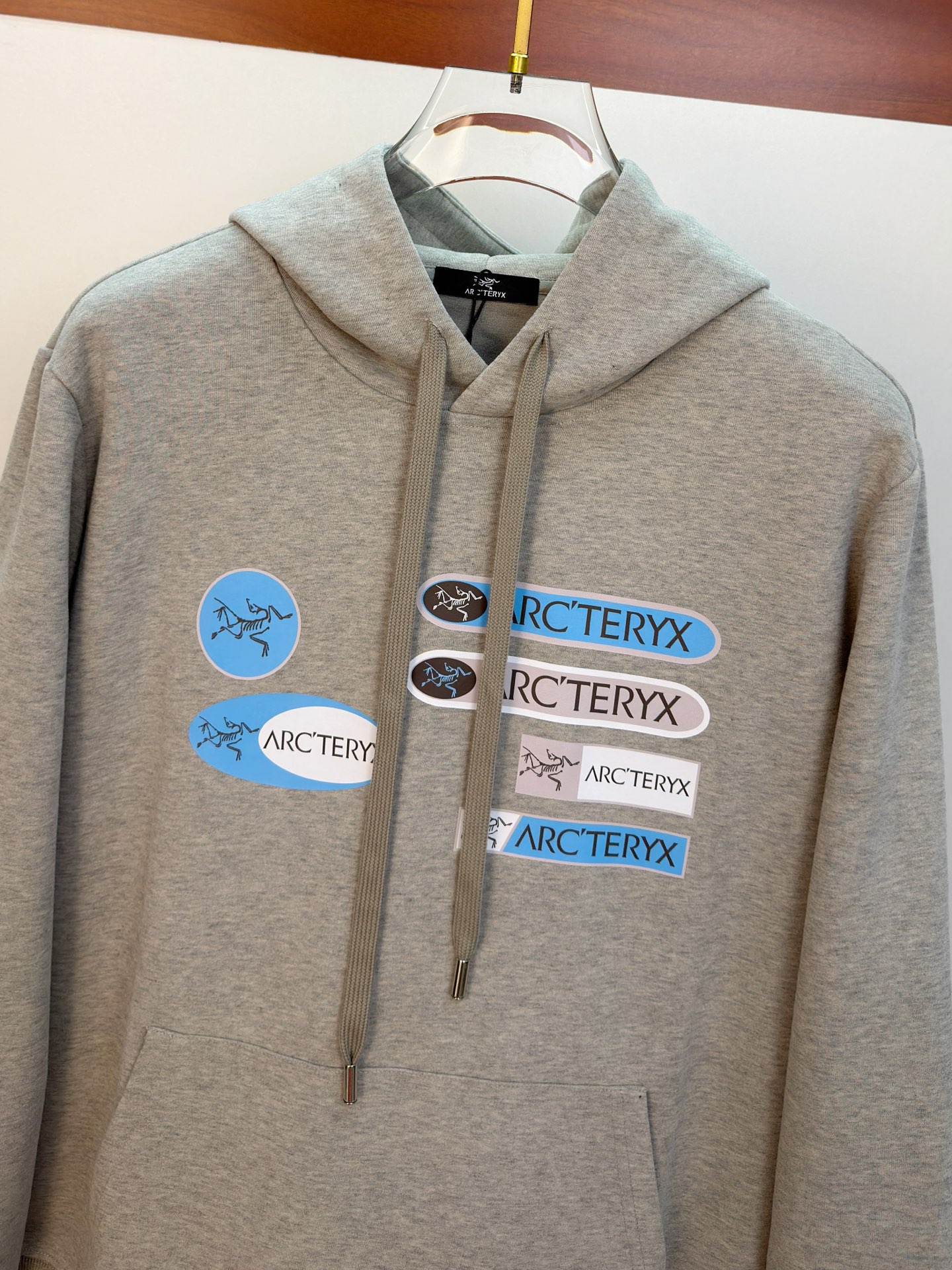 🌾始祖鸟25SS【新品】最新最顶级版本精美工艺连帽卫衣，最顶级的品质专柜原单套头衫，顶级制作工艺进口面料