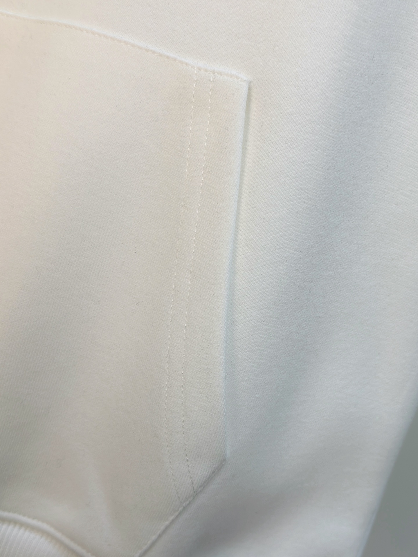 🌾芬迪25SS【新品】最新最顶级版本精美工艺连帽卫衣，最顶级的品质专柜原单套头衫，顶级制作工艺进口面料，