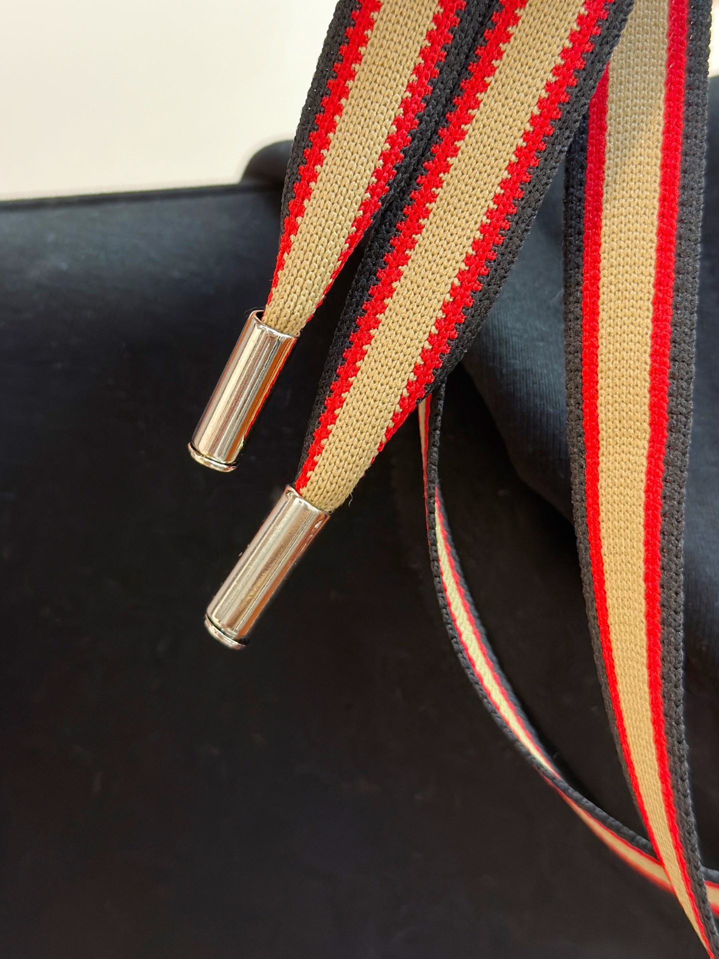 🌾巴宝莉25SS【新品】最新最顶级版本精美工艺连帽卫衣，最顶级的品质专柜原单套头衫，顶级制作工艺进口面料