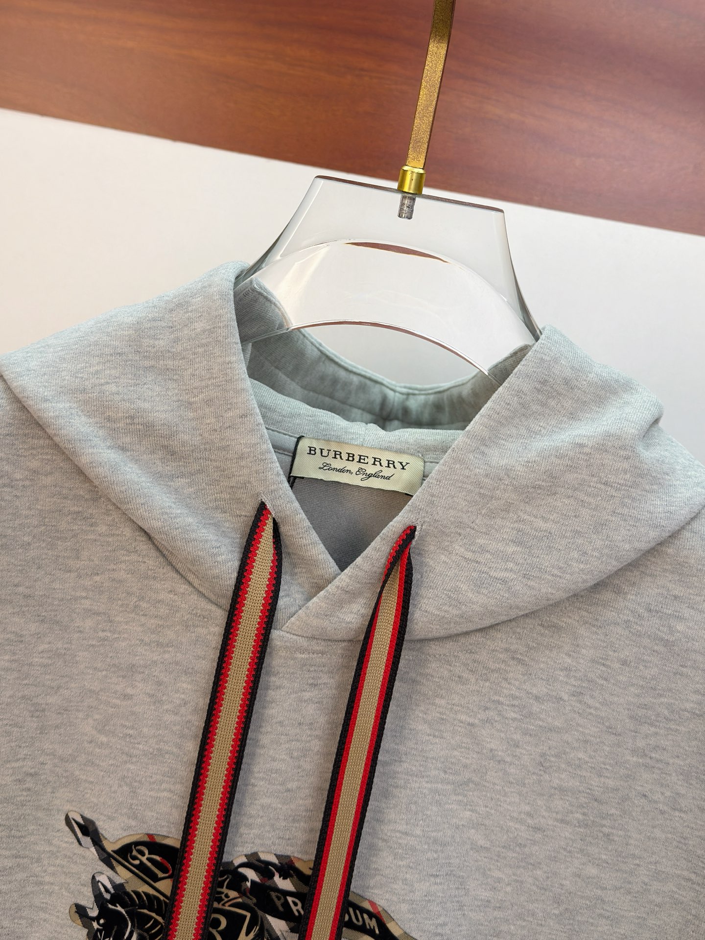 🌾巴宝莉25SS【新品】最新最顶级版本精美工艺连帽卫衣，最顶级的品质专柜原单套头衫，顶级制作工艺进口面料