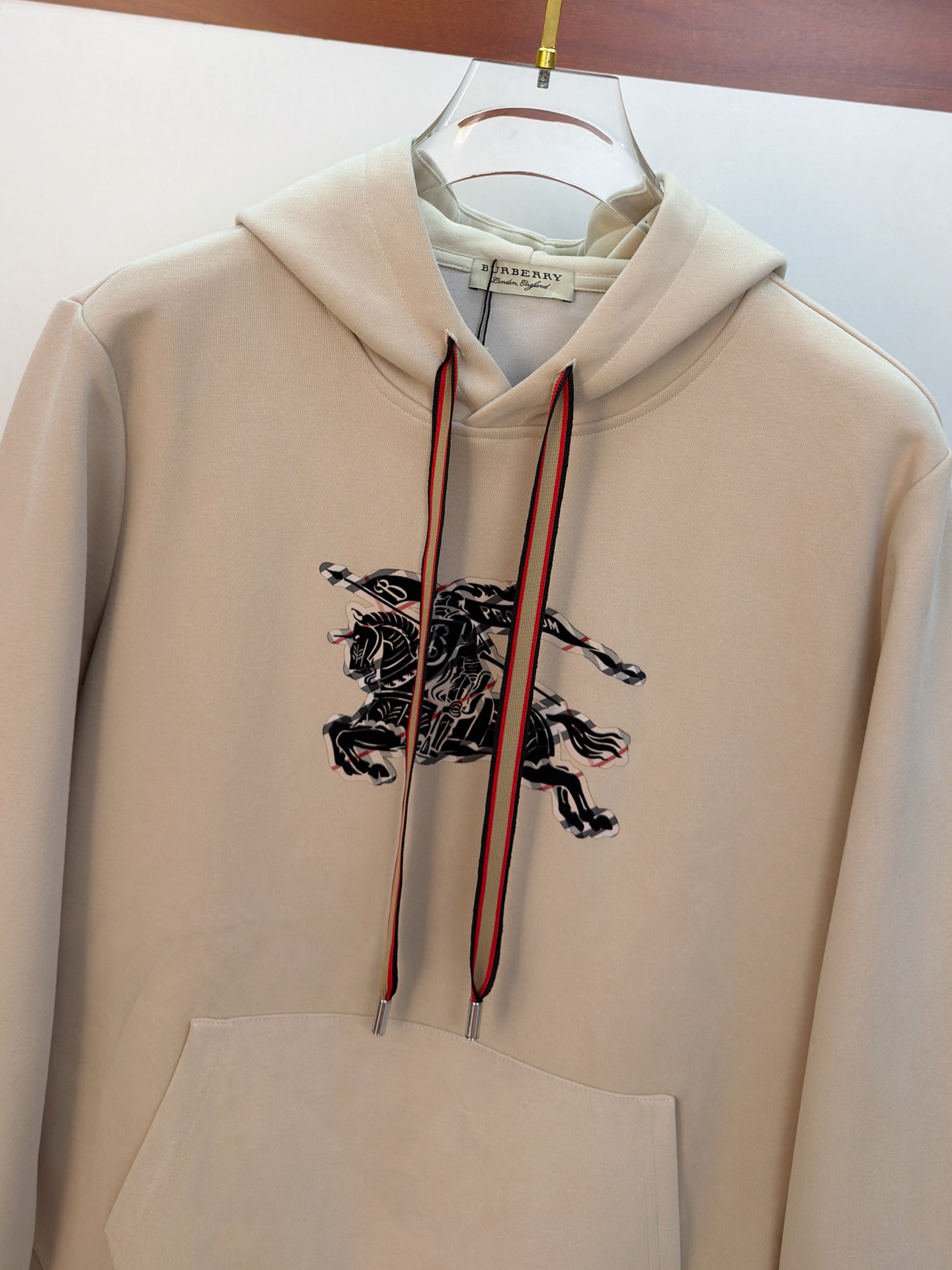 🌾巴宝莉25SS【新品】最新最顶级版本精美工艺连帽卫衣，最顶级的品质专柜原单套头衫，顶级制作工艺进口面料