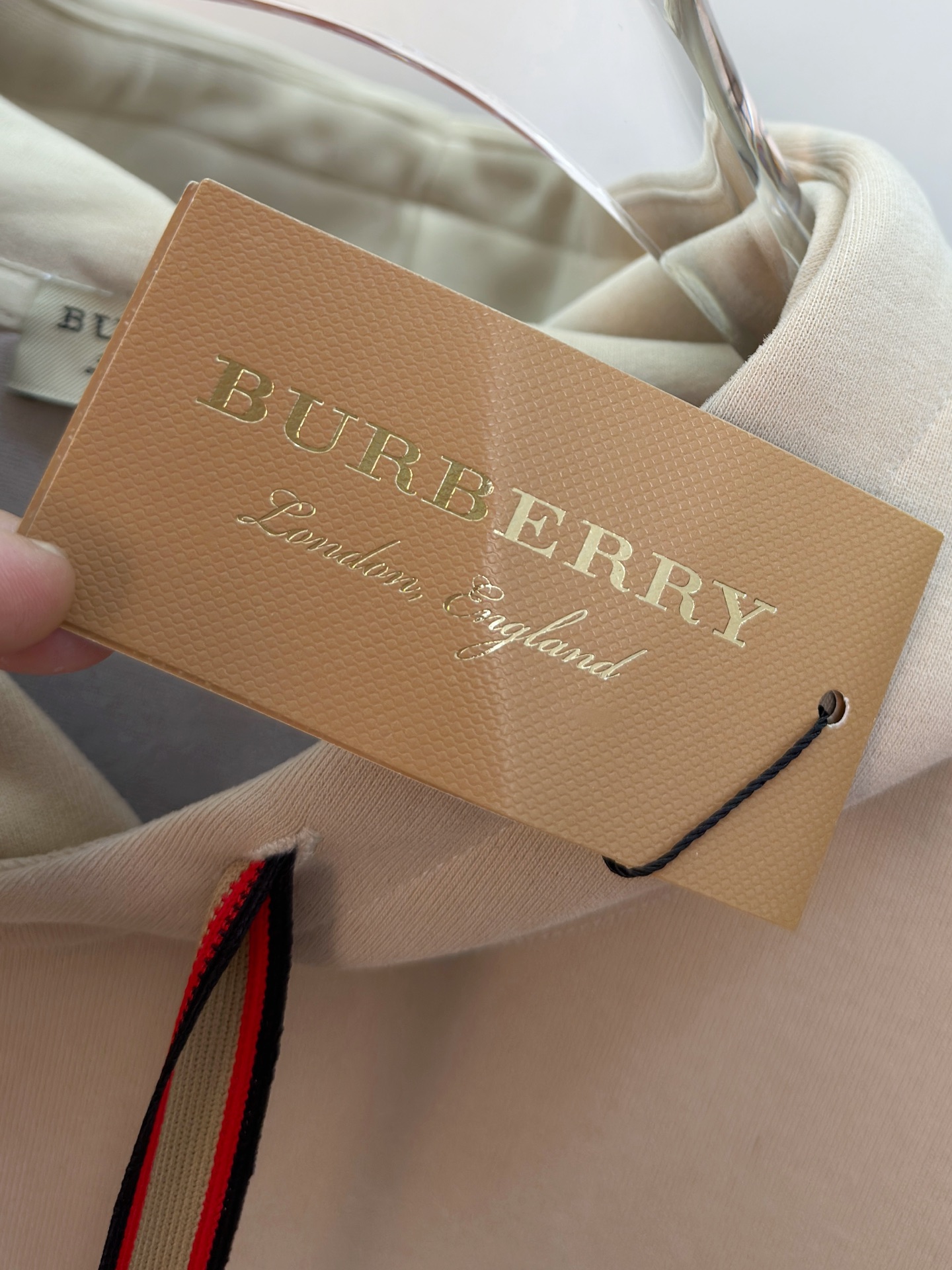 🌾巴宝莉25SS【新品】最新最顶级版本精美工艺连帽卫衣，最顶级的品质专柜原单套头衫，顶级制作工艺进口面料