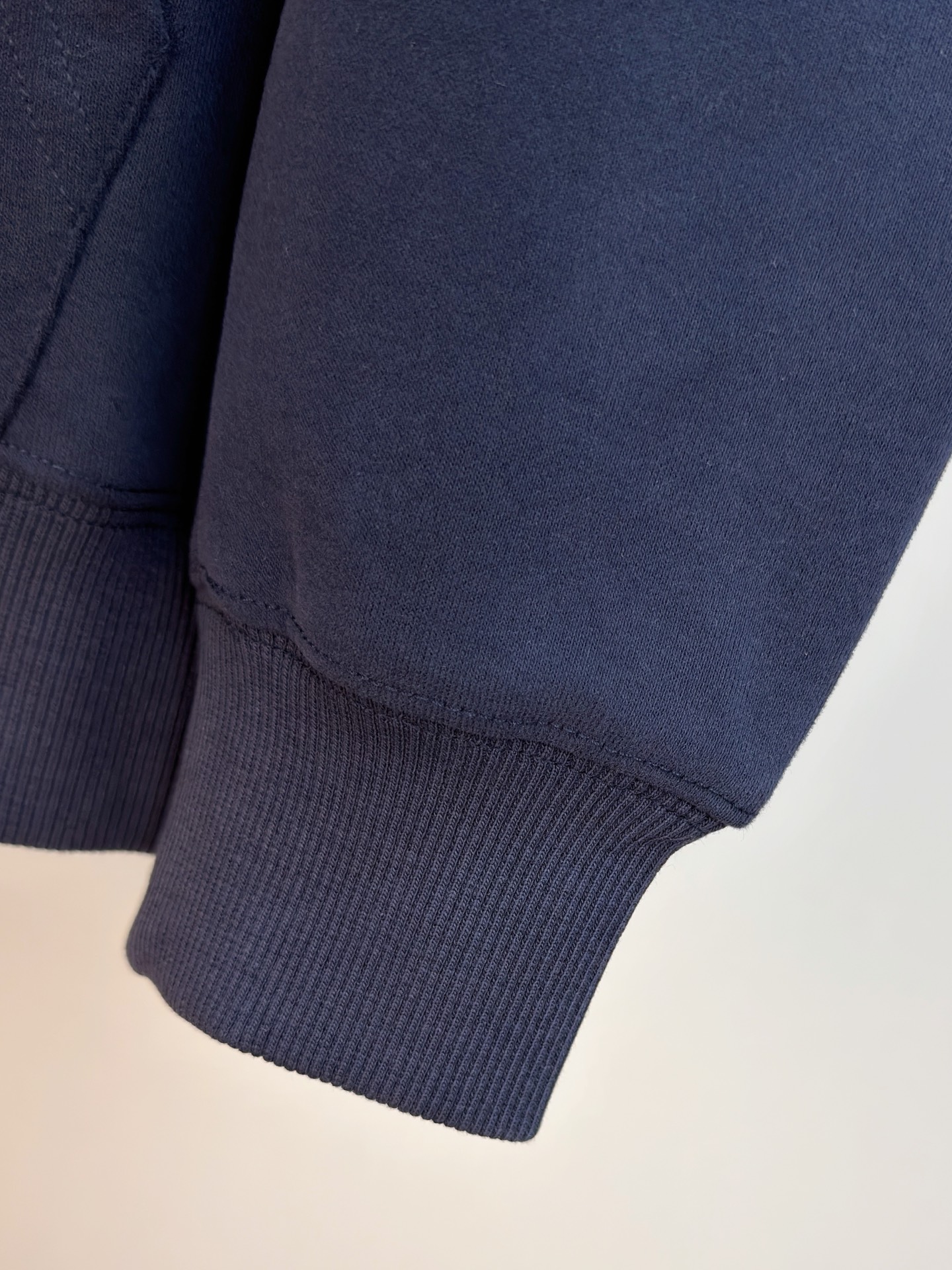 🌾芬迪25SS【新品】最新最顶级版本精美工艺连帽卫衣，最顶级的品质专柜原单套头衫，顶级制作工艺进口面料，