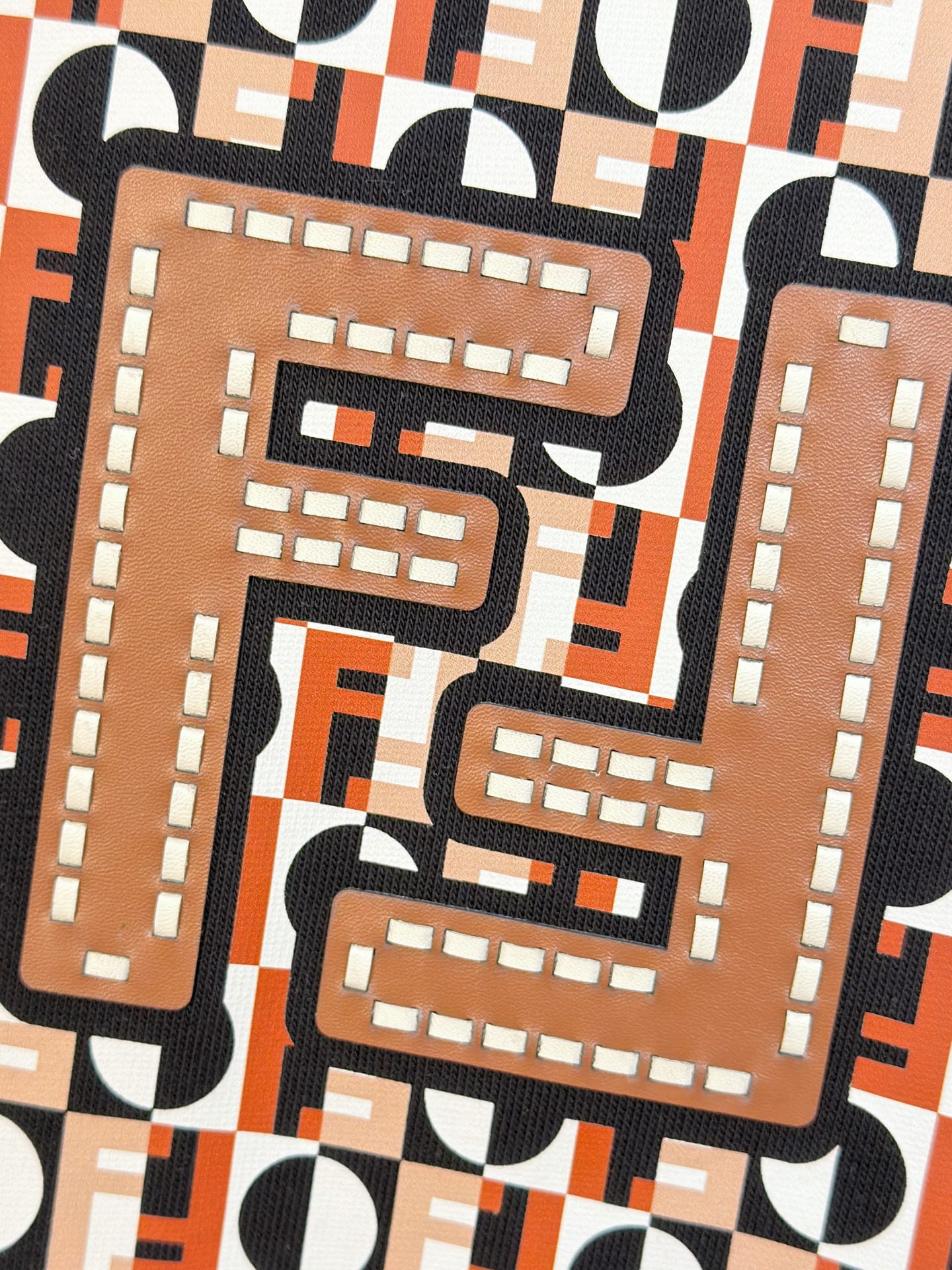 🌾芬迪25SS【新品】最新最顶级版本精美工艺连帽卫衣，最顶级的品质专柜原单套头衫，顶级制作工艺进口面料，