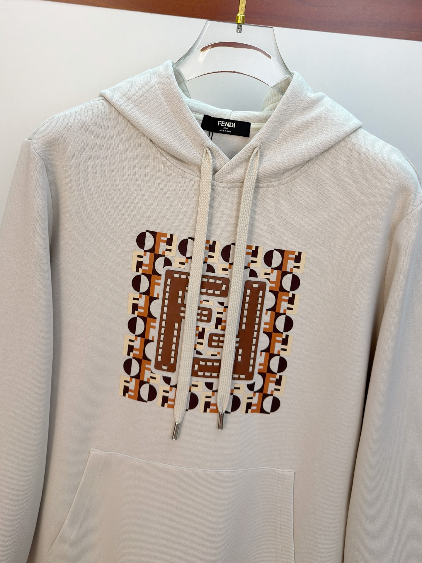 🌾芬迪25SS【新品】最新最顶级版本精美工艺连帽卫衣，最顶级的品质专柜原单套头衫，顶级制作工艺进口面料，