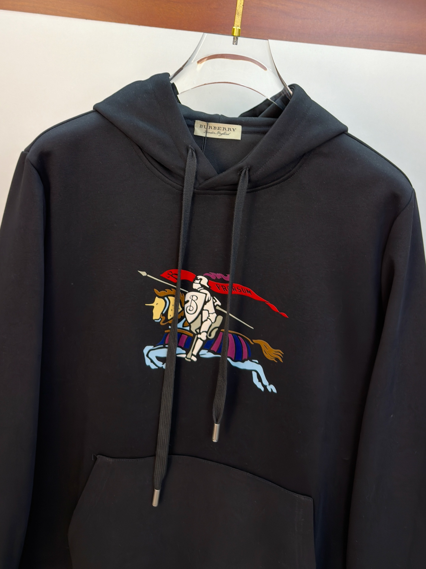 🌾巴宝莉25SS【新品】最新最顶级版本精美工艺连帽卫衣，最顶级的品质专柜原单套头衫，顶级制作工艺进口面料