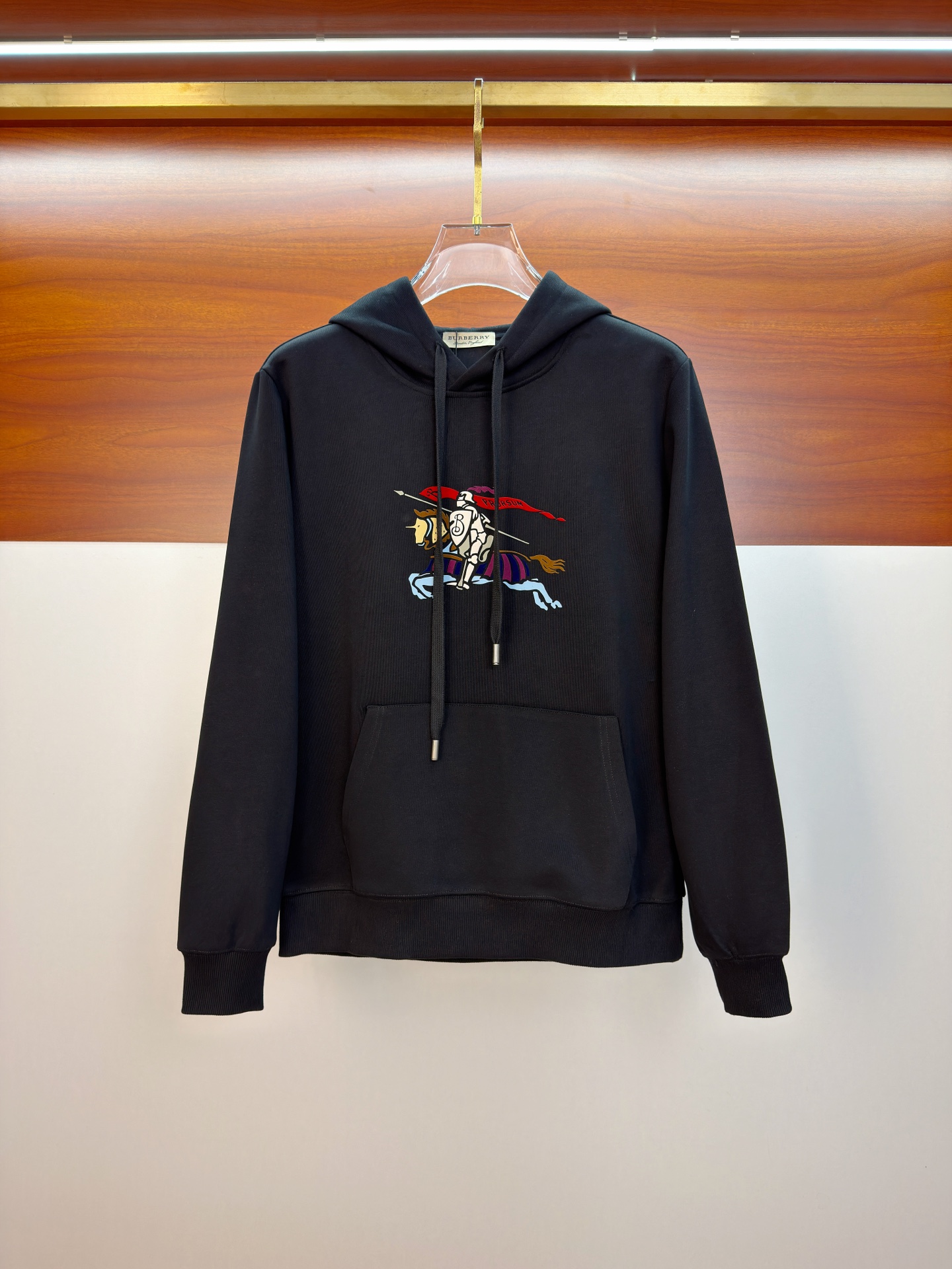 🌾巴宝莉25SS【新品】最新最顶级版本精美工艺连帽卫衣，最顶级的品质专柜原单套头衫，顶级制作工艺进口面料