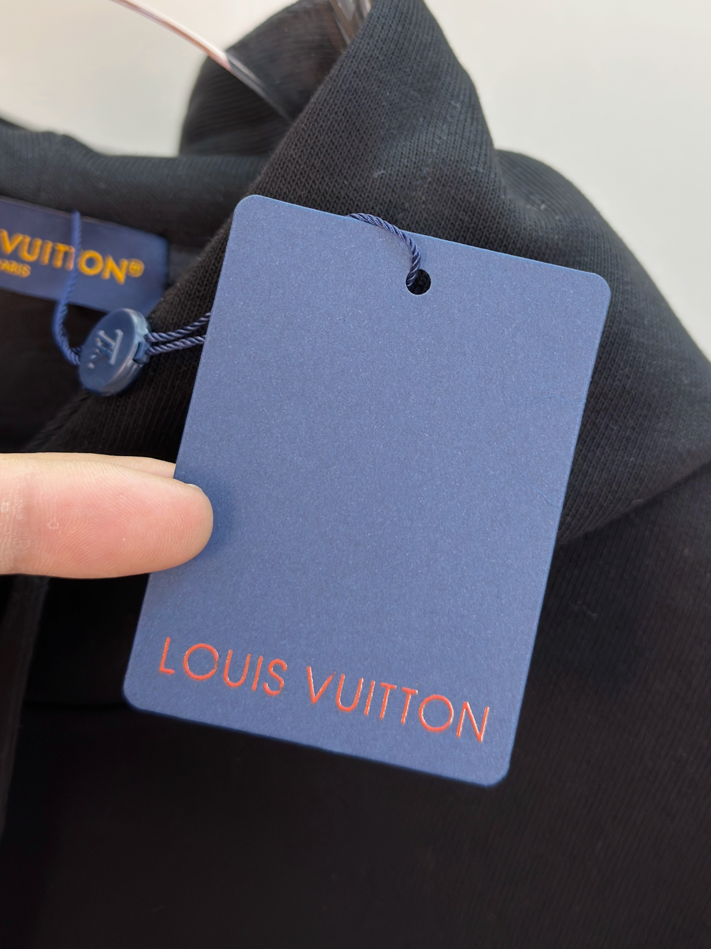 🌾 LV 25SS【新品】最新最顶级版本精美工艺连帽卫衣，最顶级的品质专柜原单套头衫，顶级制作工艺进口面