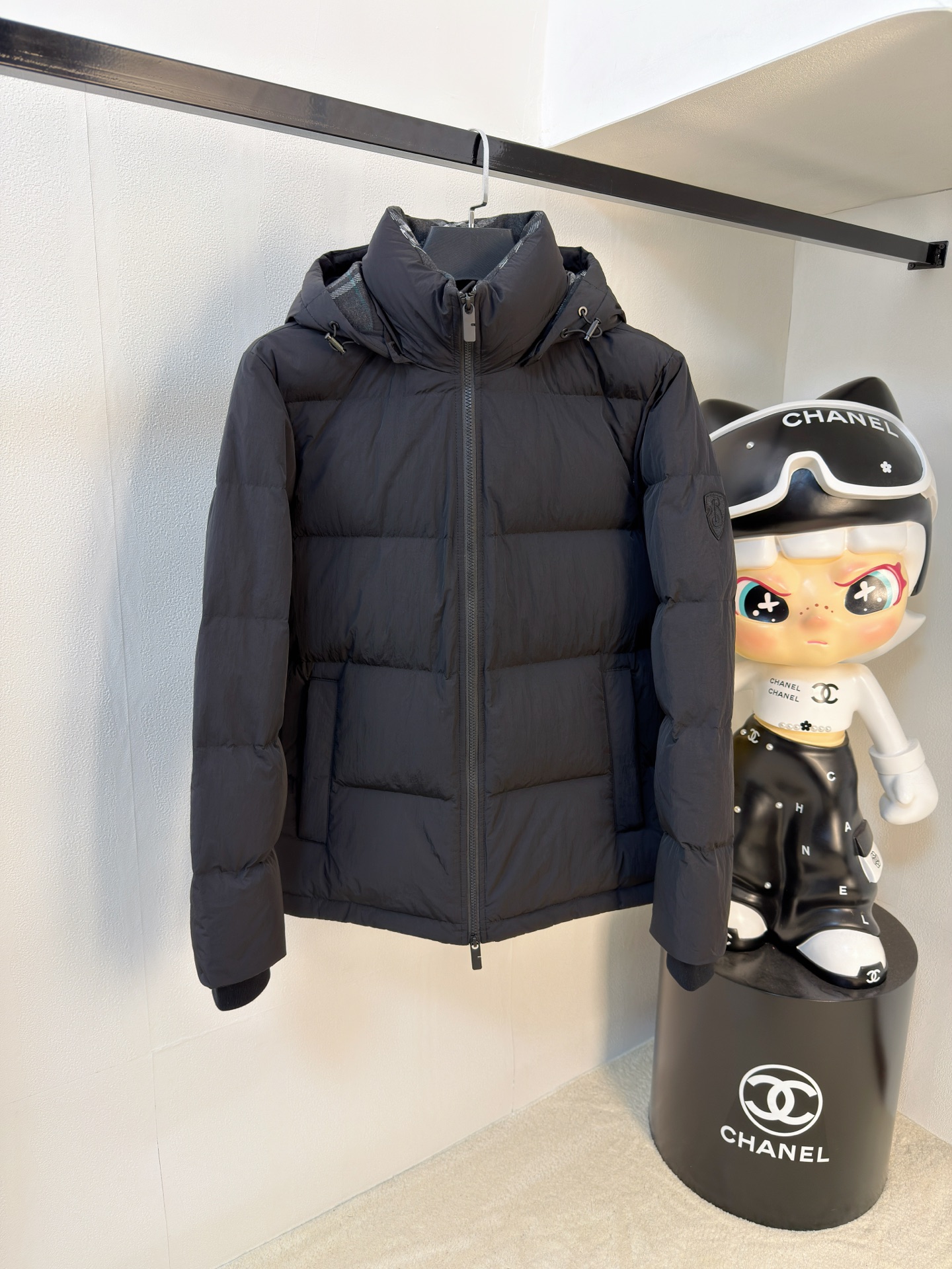 NO:655809,Burberry 25ss autumn and winter new goose down jacket original 1:1 custom-made hardware accessories are all imported and original customization. Welcome to compare at the counter. Absolutely high quality. Use top 95 fill-down goose down. Super soft, full and fluffy. Super-heavy fabrics with perfect workmanship. Pay attention to the fabrics are super comfortable. Exclusive model. Non-market goods. Same sizes for men and women, M-3XL, burberry, down jacket, alexander wang.19860909巴宝莉25ss秋冬新款鹅绒羽绒服原版1:1订制五金配件全进口原版定制 欢迎专柜对比 绝对的高品质 采用顶级95充绒量鹅绒 超柔软 充羽量蓬松饱满 超级重面料做工杠杠的版型完美 注意面料超舒服 独家款 非市场货 男女同款尺码M-3XL,,burberry,down jacket,alexander wang,Men's clothing