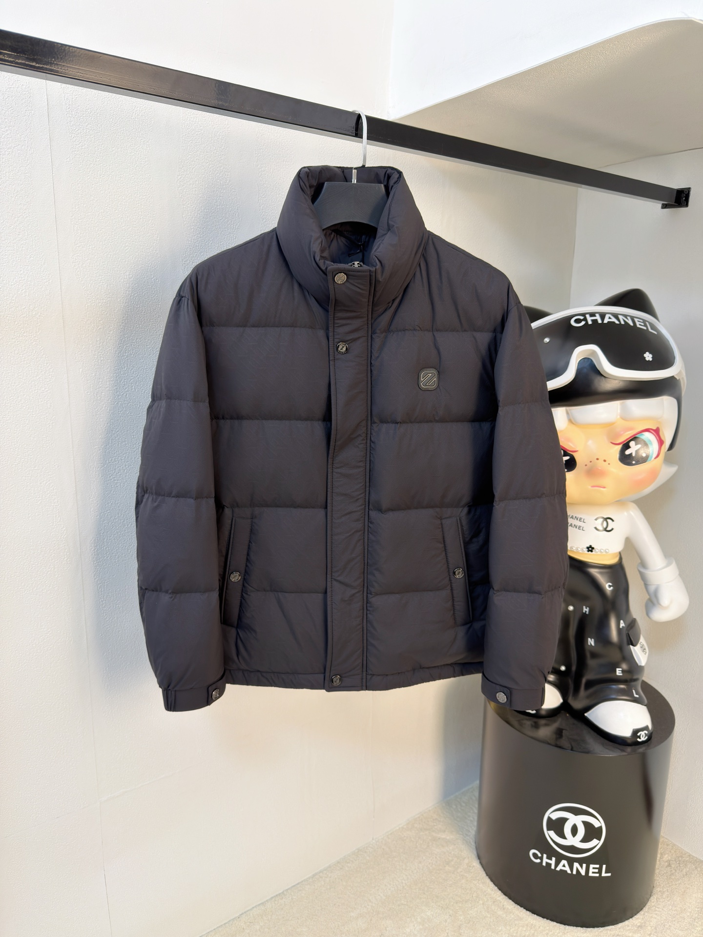 NO:655846,Zegna 25ss autumn and winter new goose down jacket original 1:1 customized hardware accessories are all imported and original customization. Welcome to compare at the counter. Absolutely high quality. Use top 95 fill-down goose down. Super soft. Filled with feathers. Fluffy and full. Super-heavy fabric. Perfect workmanship. Pay attention to the fabric. Super comfortable. Exclusive model. Non-market goods. Same size for men and women. M-3XL,,zegna,down jacket,alexander wang19860909杰尼亚25ss秋冬新款鹅绒羽绒服原版1:1订制五金配件全进口原版定制 欢迎专柜对比 绝对的高品质 采用顶级95充绒量鹅绒 超柔软 充羽量蓬松饱满 超级重面料做工杠杠的版型完美 注意面料超舒服 独家款 非市场货 男女同款尺码M-3XL,,zegna,down jacket,alexander wang,Men's clothing