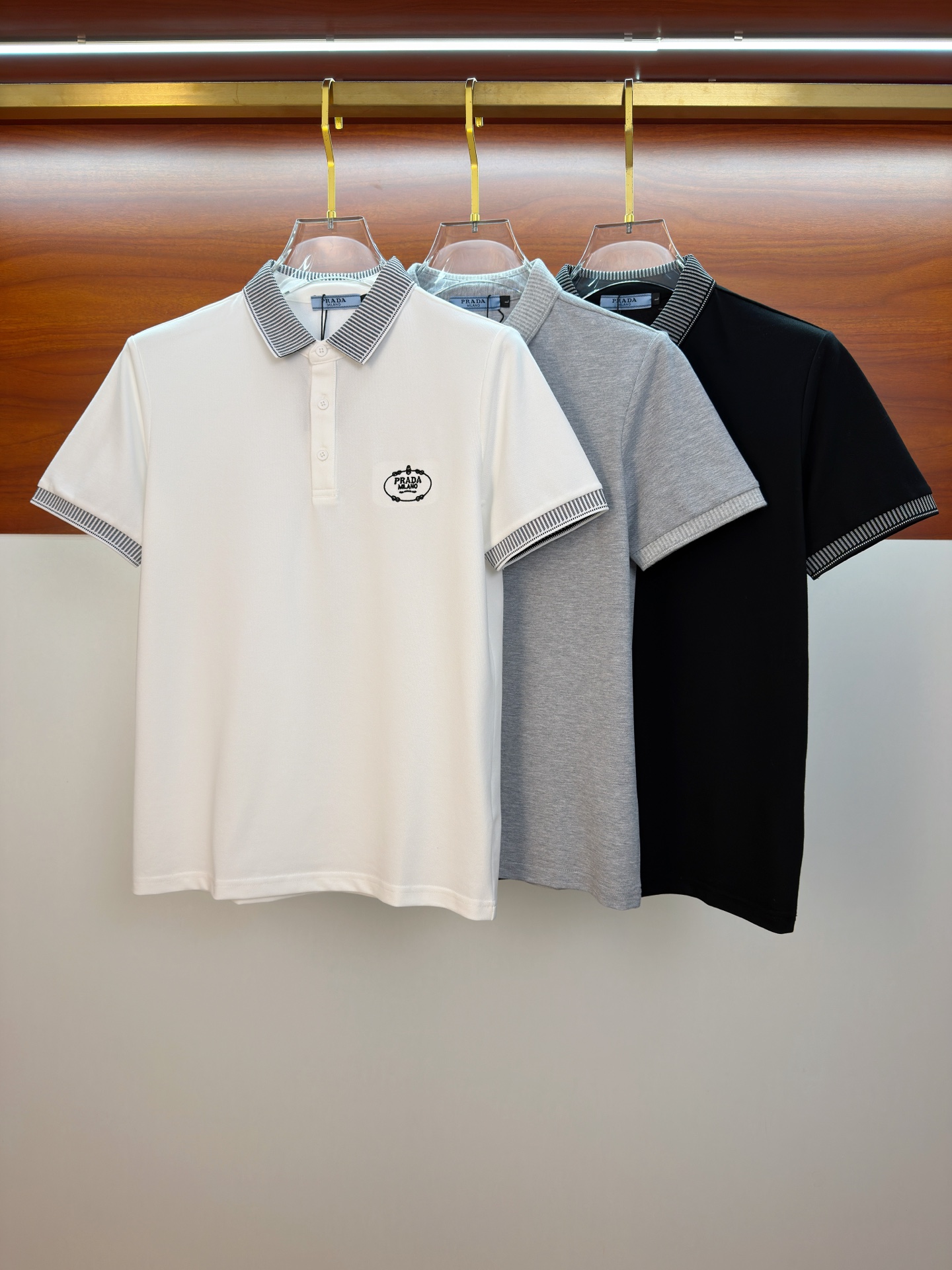P普拉达2026ss夏季新款字母logo男士翻领Polo衫！经典商务男款，高端男装的天花板级别的商务男款